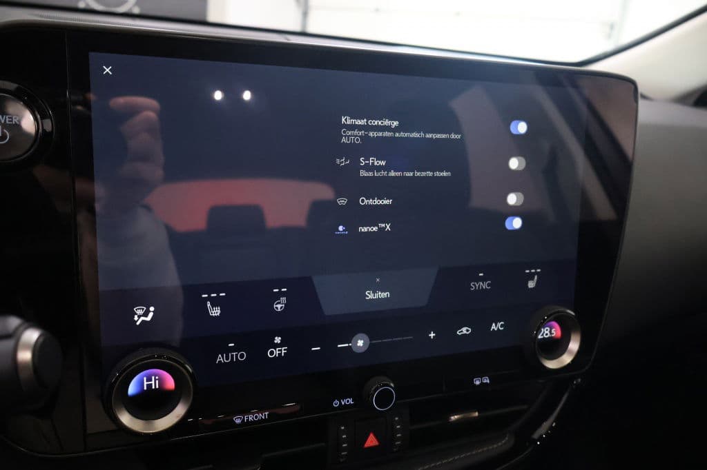 Lexus NX 450h+ AWD Luxury Line | Explorer Pack thumbnail 23