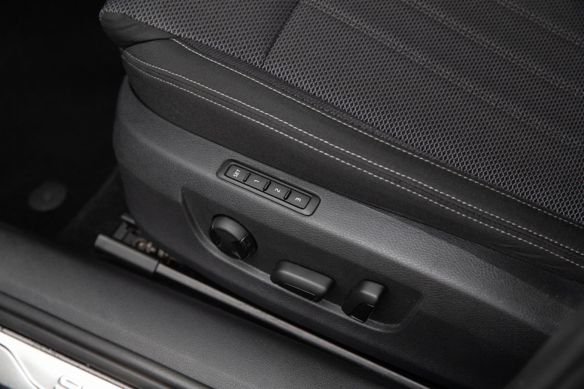 Škoda Superb Combi 1.4 TSI iV Business , Memory, Canton, Carplay, Camera thumbnail 22