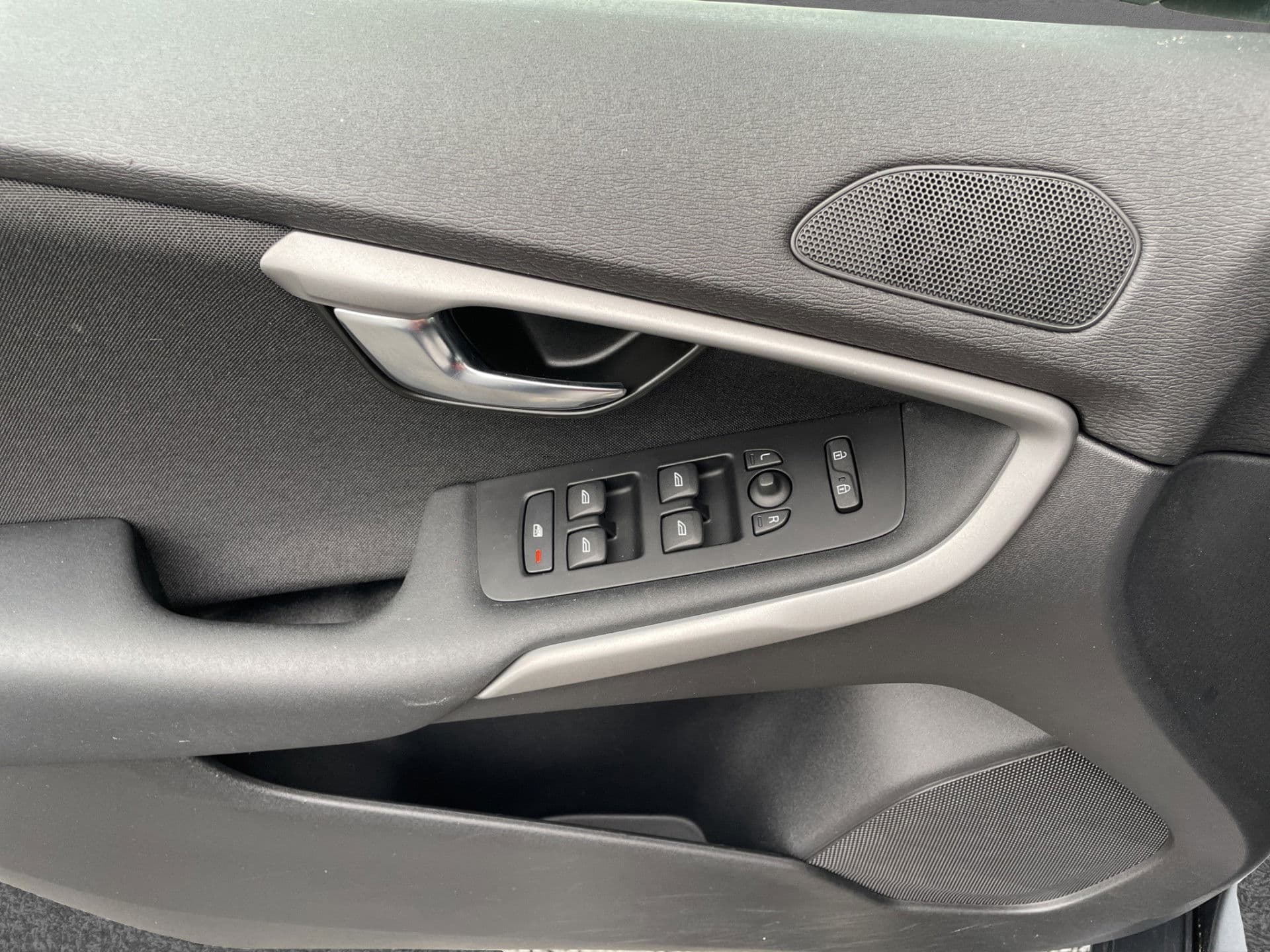 Volvo V40 1.6 T3 Kinetic Camera | Cruise | Climate | Trekhaak thumbnail 9