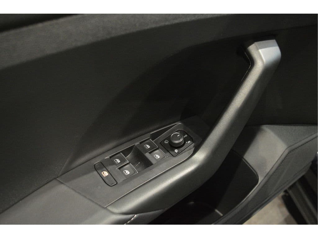 Volkswagen T-Cross 1.0 TSI 2X R-LINE navi clima camera led pdc 17 inch !! thumbnail 13