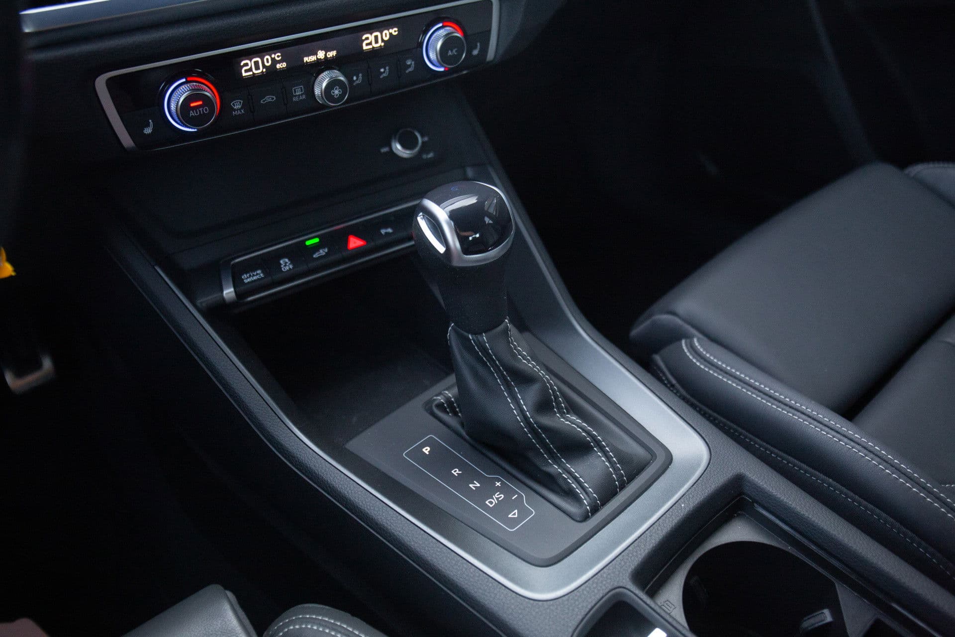 Audi Q3 45 TFSI e S edition , Trekhaak, S-Line, Achteruitrijcamera, Leder, Stoelverwarming, thumbnail 5