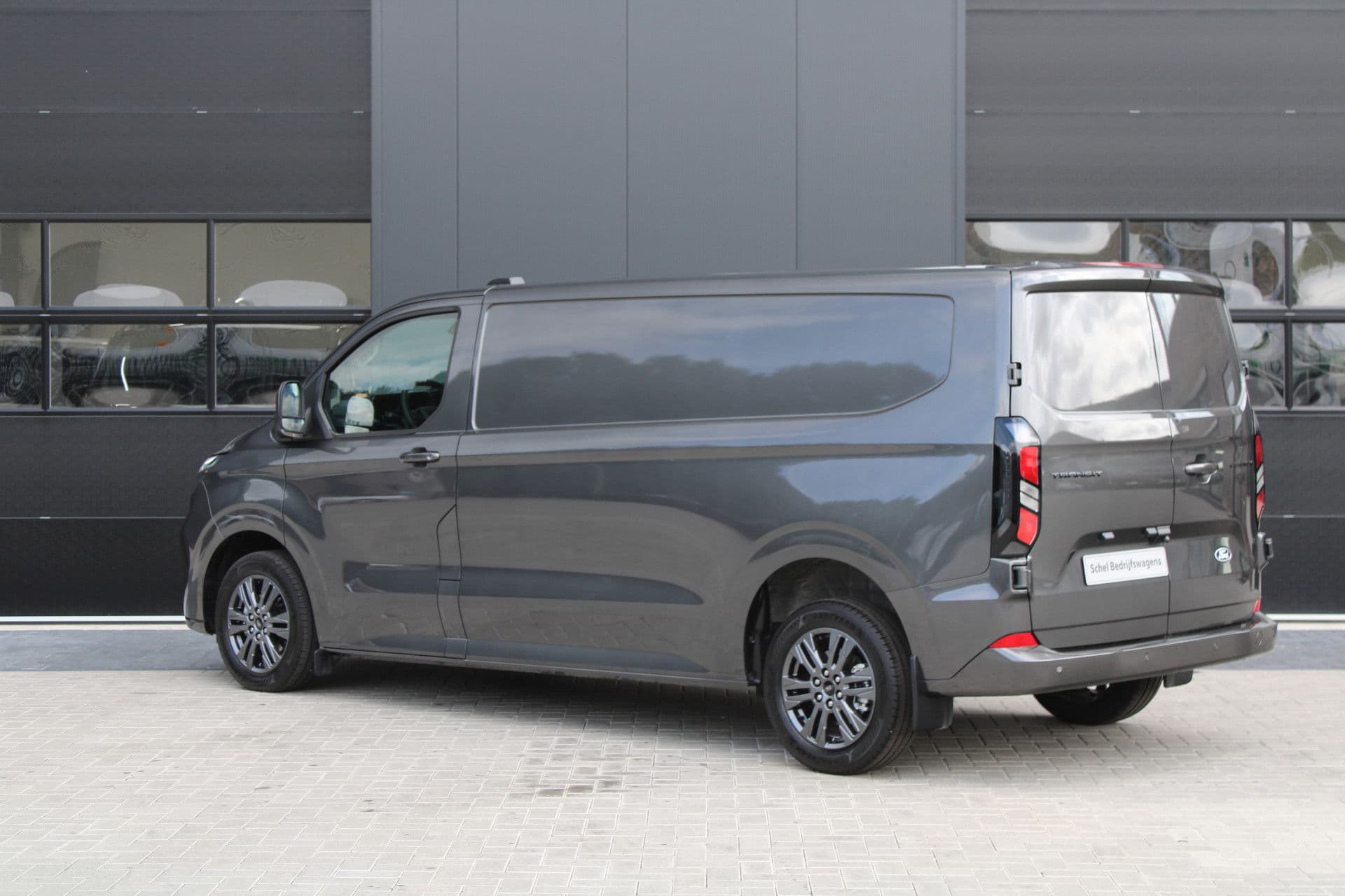 Ford Transit Custom 320 2.0 TDCI L2H1 Limited 150pk - Adaptive Cruise - Verwarmd stuur - Blind spot - Navigatie - Camera - Draadloos laden - Rijklaar thumbnail 10