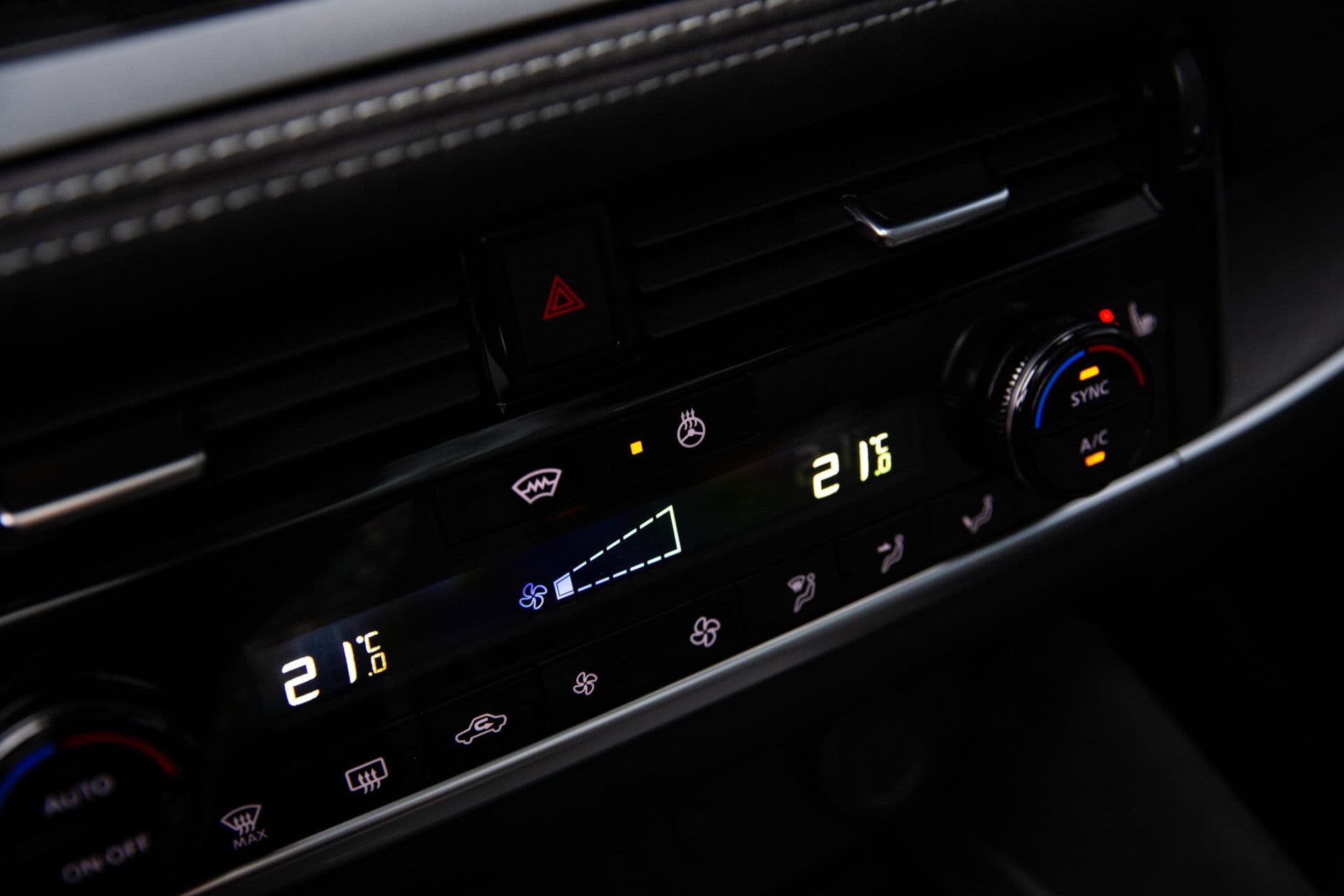 Nissan QASHQAI 1.3 MHEV Xtronic Tekna Plus , 3D-camera, Panoramadak, Head-up display, Sfeerverlichting, thumbnail 18