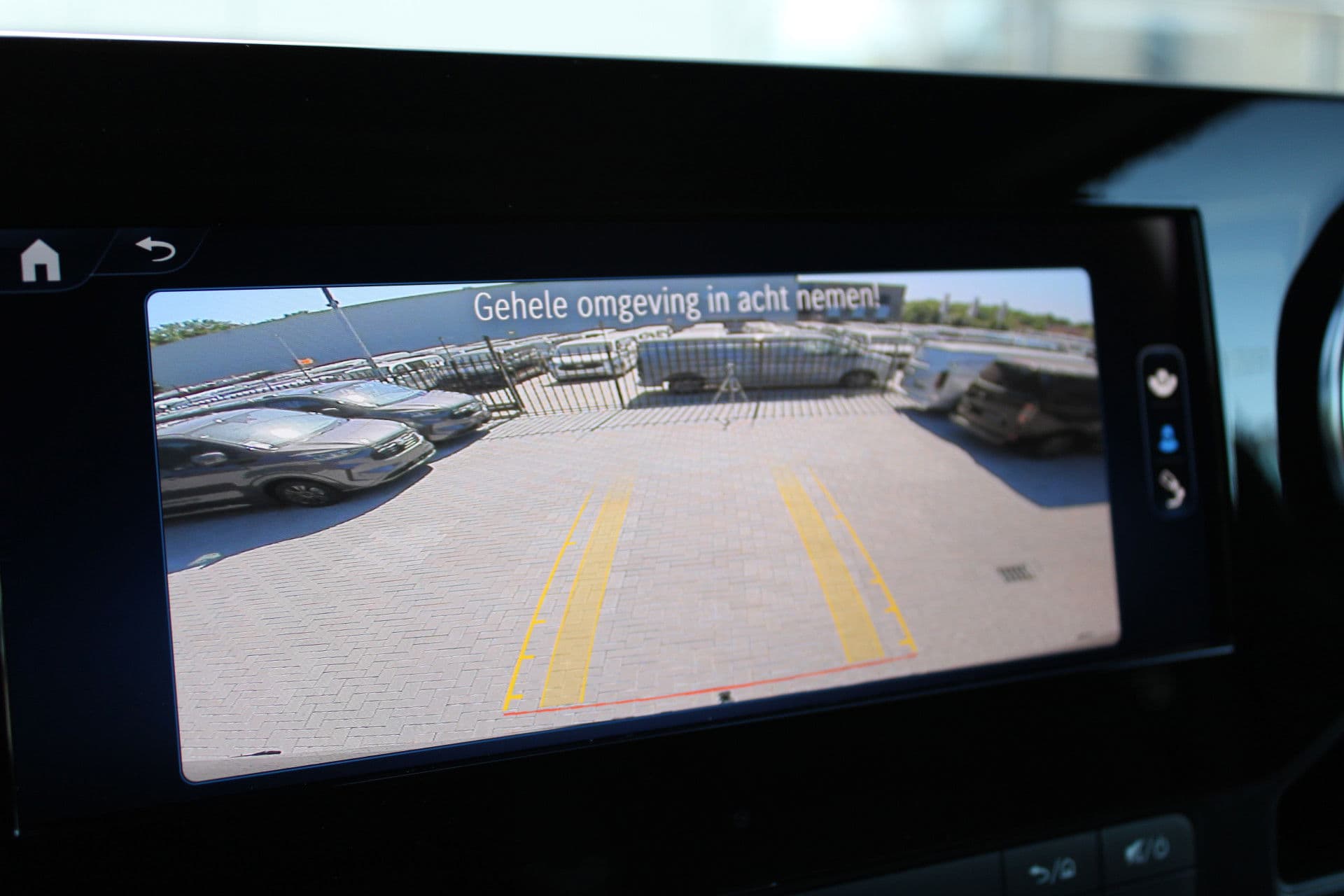 Mercedes-Benz Sprinter 317CDI L2H2 Select - LED - Mbux 10 - 3.5t Trekhaak - Geveerde Stoel - Betimmering - Camera - Carplay - Blind spot - Cruise - Rijklaar thumbnail 28