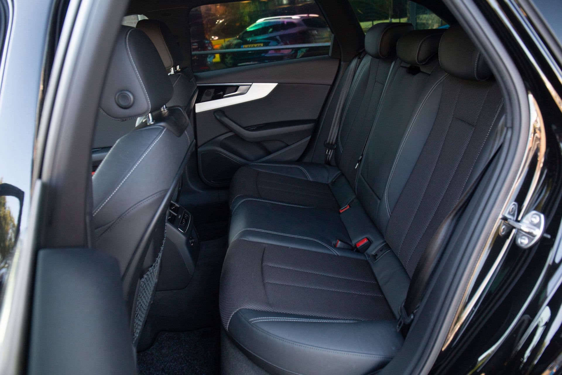 Audi A4 Avant 35 TFSI Launch edition Sport S-line , Automaat, Sfeerverlichting, NL-auto thumbnail 7