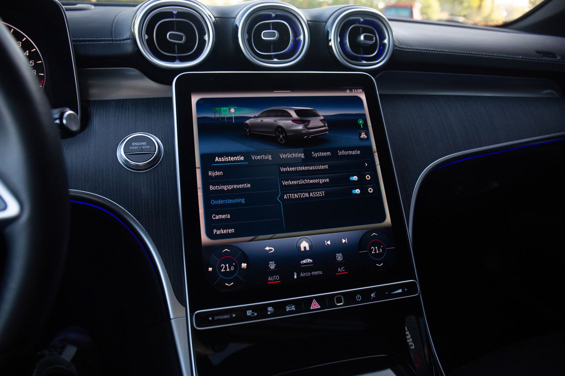 Mercedes-Benz C-Klasse Estate 300 e AMG Line , Panoramadak, Sfeerverlichting, 3D-camera, HUD thumbnail 19