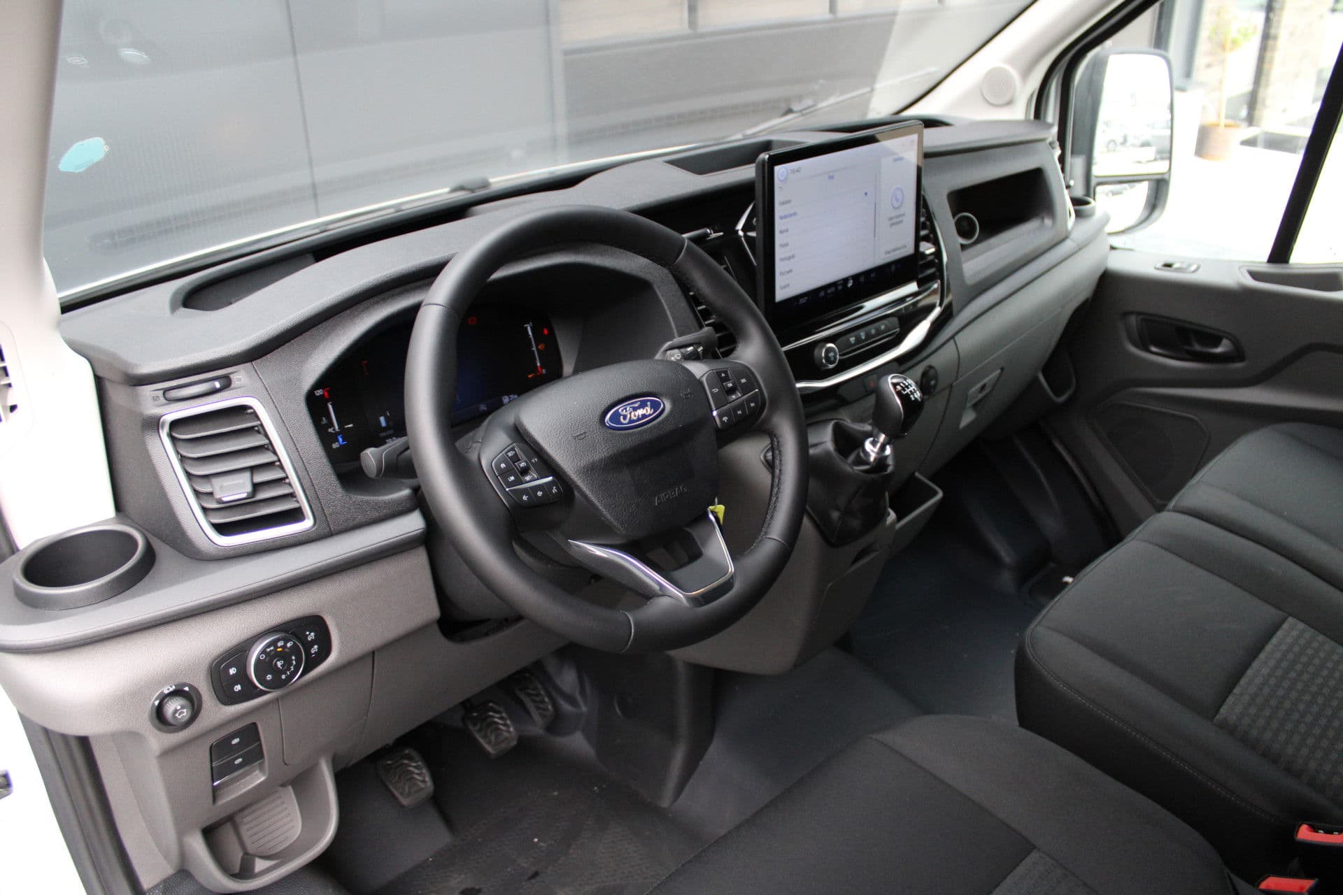 Ford Transit 350 2.0 TDCI L4H3 Trend 165pk RWD - Carplay - Android - Cruise - Camera - 270gr deuren - Rijklaar thumbnail 2