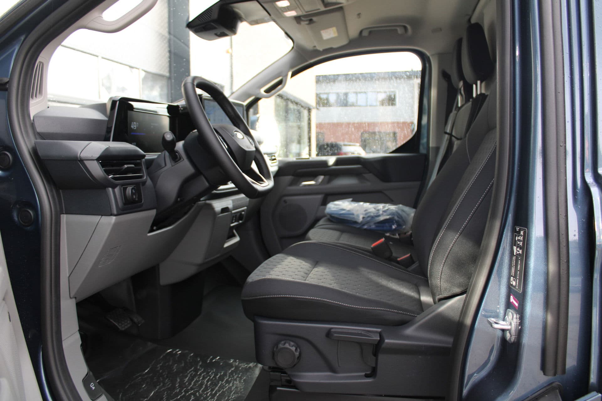 Ford E-Transit Custom 340 L2H1 Limited 65 kWh 218pk - 2x Schuif - LED - 360 Camera - B&O - ACC - Navi - Stoel/Stuurverwarming - Rijklaar thumbnail 13