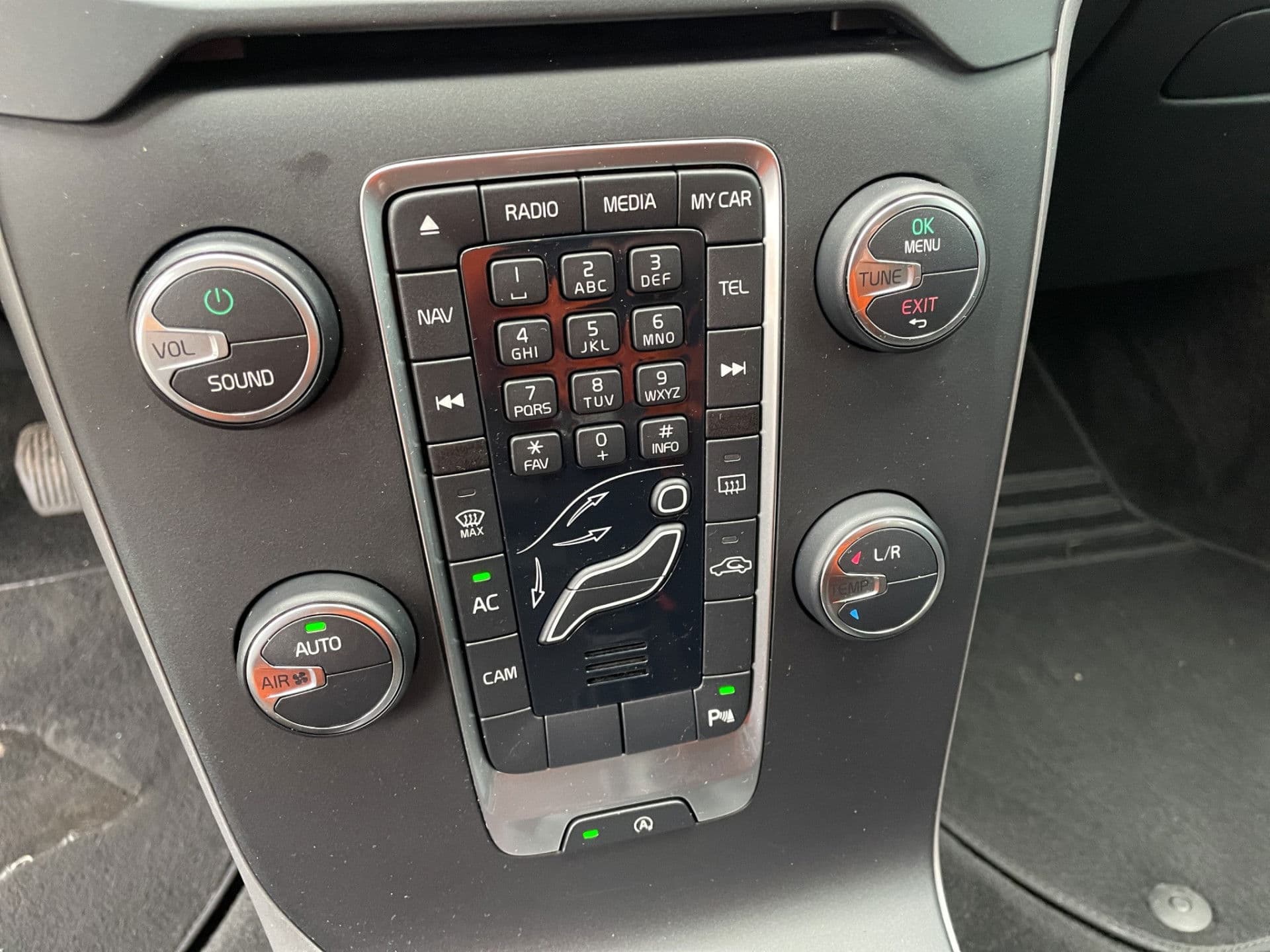 Volvo V40 1.6 T3 Kinetic Camera | Cruise | Climate | Trekhaak thumbnail 17