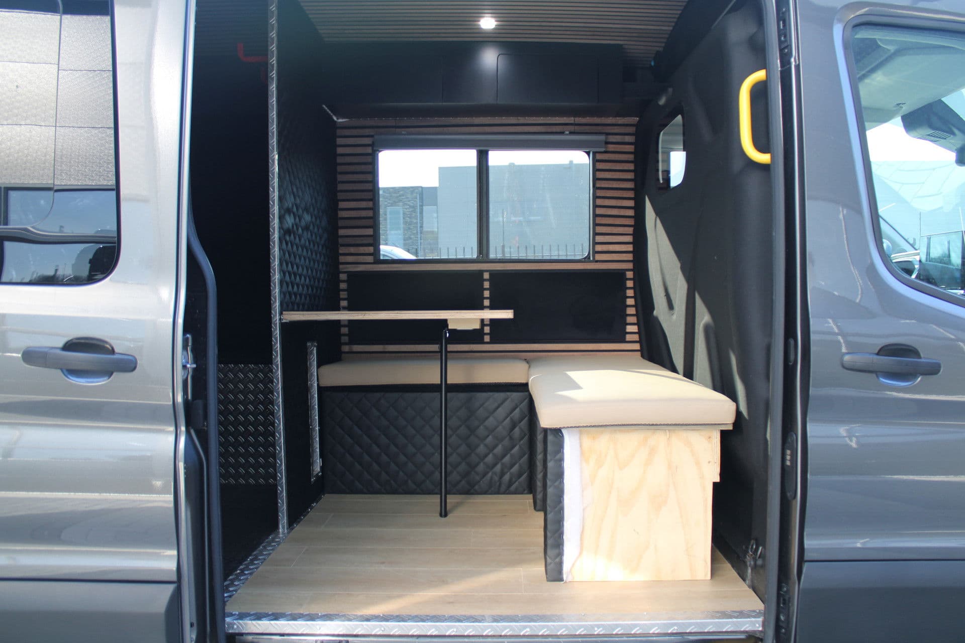 Ford Transit 350 2.0 TDCI L3H2 Trend 130pk - Camper/Grijs Kenteken - Blind Spot - ACC - Trekhaak - Stoelverwarming - Luifel - Rijklaar thumbnail 15