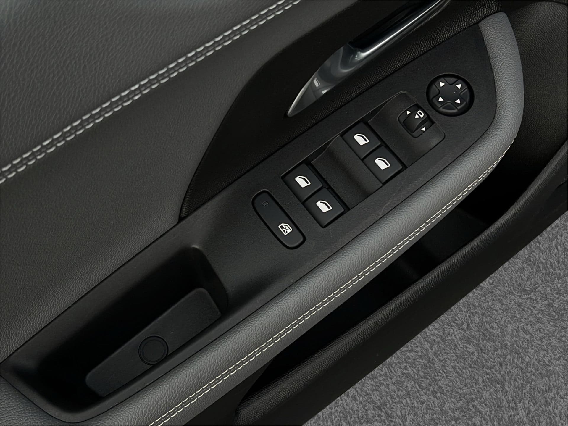 Opel Mokka-e Elegance 50Kwh | Bi-Tone | Dodehoek | Full LED thumbnail 16