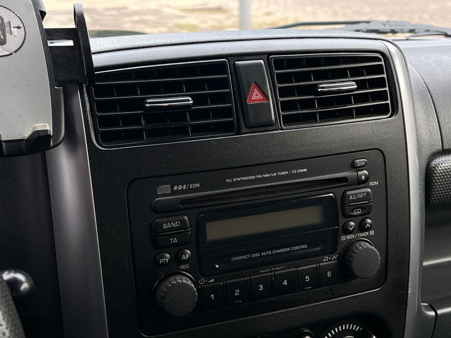 Suzuki Jimny 1.3 Exclusive | 4WD | 4-Persoons | Trekhaak thumbnail 19