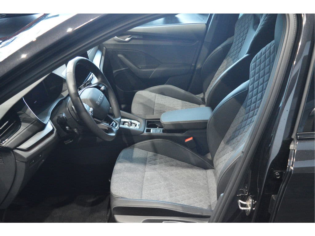 Škoda Octavia Combi 2.0 TDI Sportline navi camera led trekhaak 150 pk !! thumbnail 14