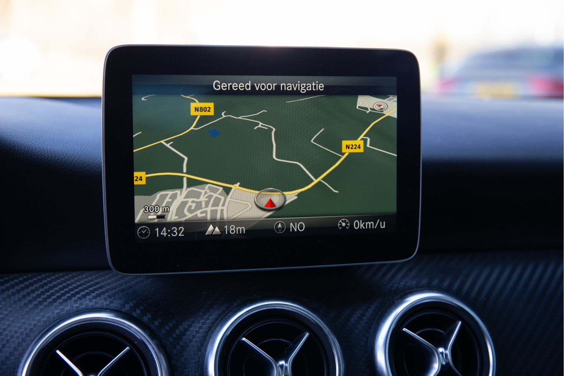 Mercedes-Benz A-Klasse 180 Business Solution AMG Upgrade Edition , Stoelverwarming, Camera, Led, NAP thumbnail 13