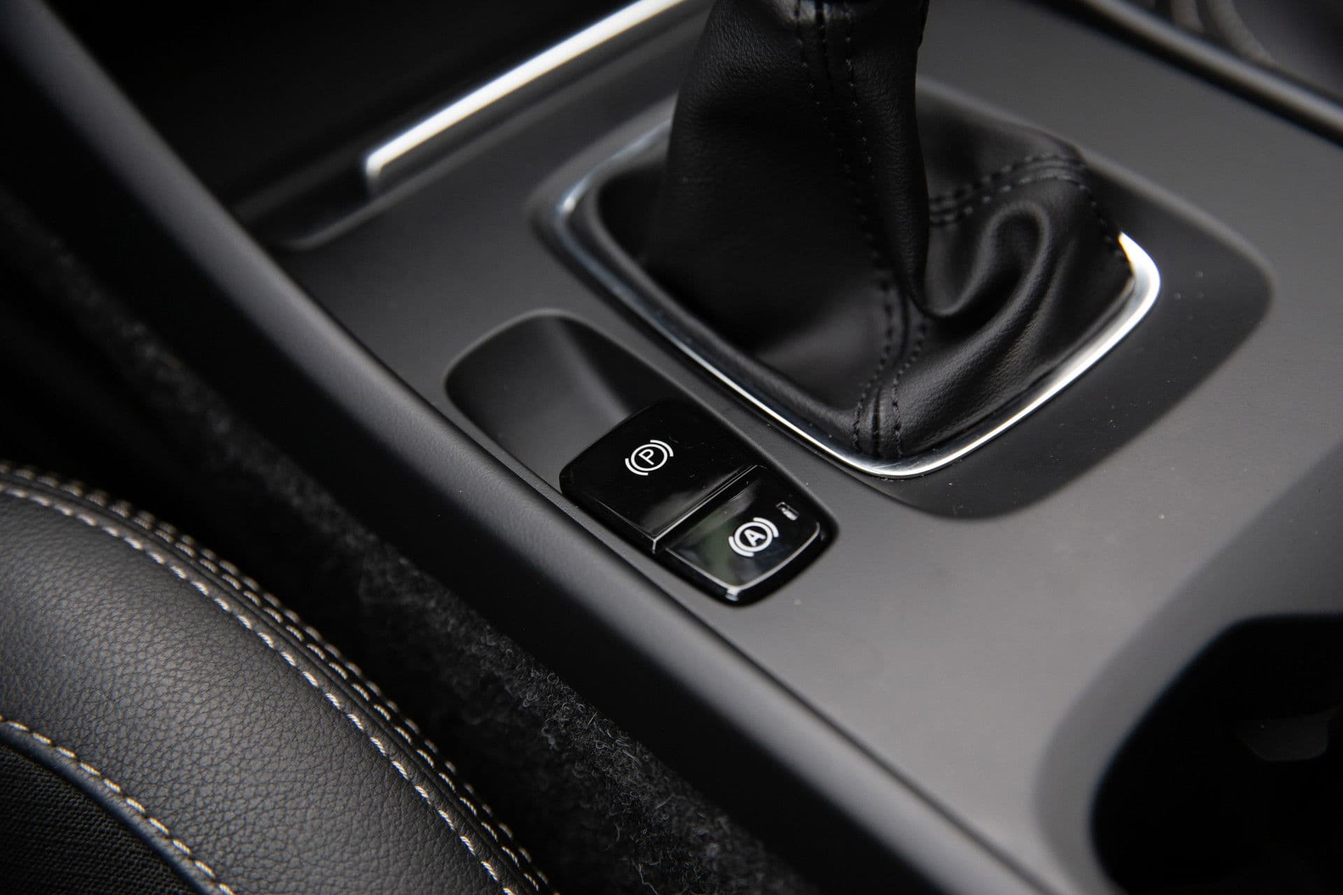 Volvo XC40 1.5 T3 Momentum , Achteruitrijcamera, Cruise control, Navigatie, thumbnail 19