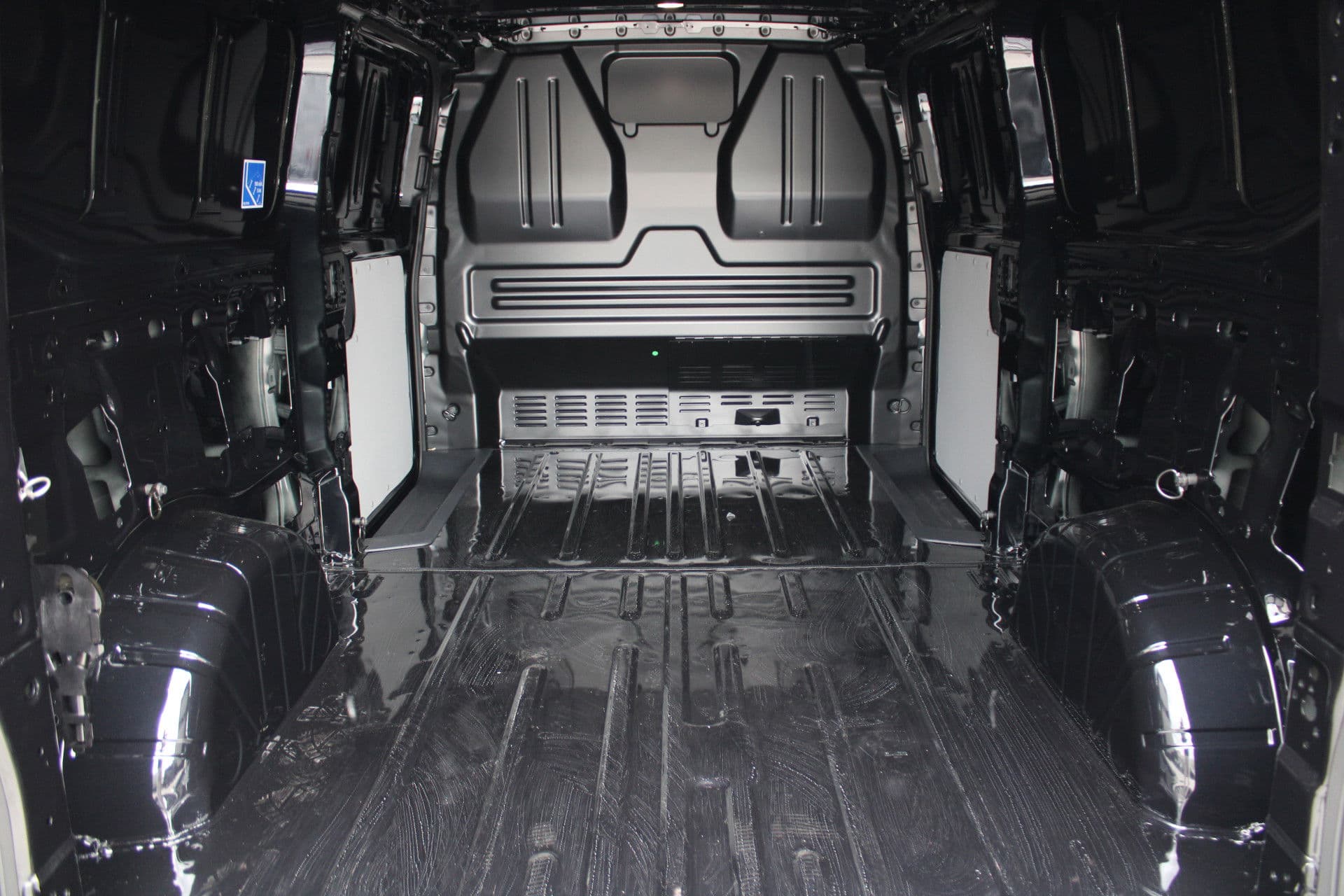 Ford Transit Custom 320 2.0 TDCI L2H1 Trend 170pk - 4x4 AWD - 2x Schuifdeur - Carplay - Android - Camera - Stoelverwarming - Verwarmd stuurwiel - Rijklaar thumbnail 11