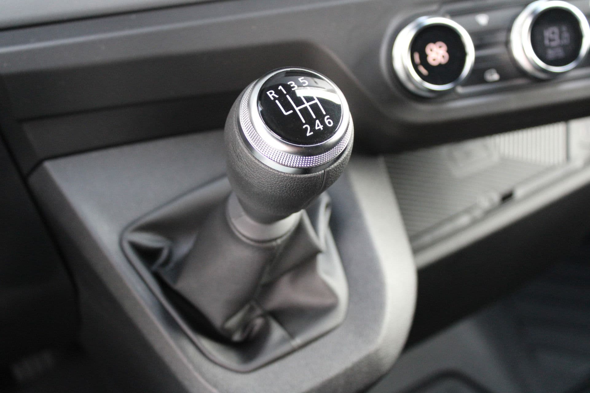 Renault Master T35 2.0 dCi 170pk L2H2 Extra - 2x Schuifdeur - Navigatie - Blind Spot - Camera - Stoelverwarming - Verwarmde voorruit - Rijklaar thumbnail 31