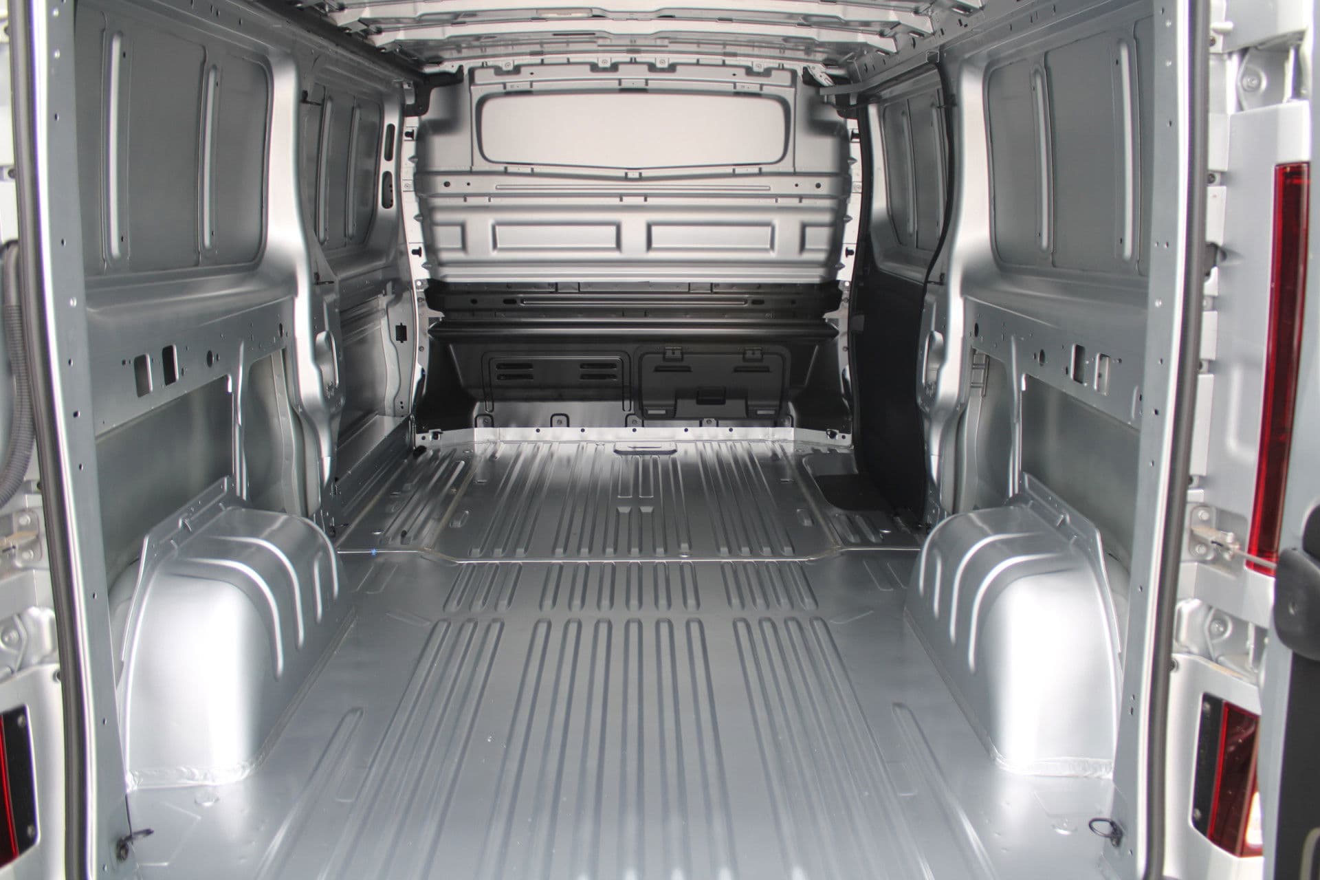 Renault Trafic 2.0 Blue dCi 150pk T30 L2H1 Advance - Achteruitrijcamera - Carplay - Android - Allseason - Trekhaak - Rijklaar thumbnail 5