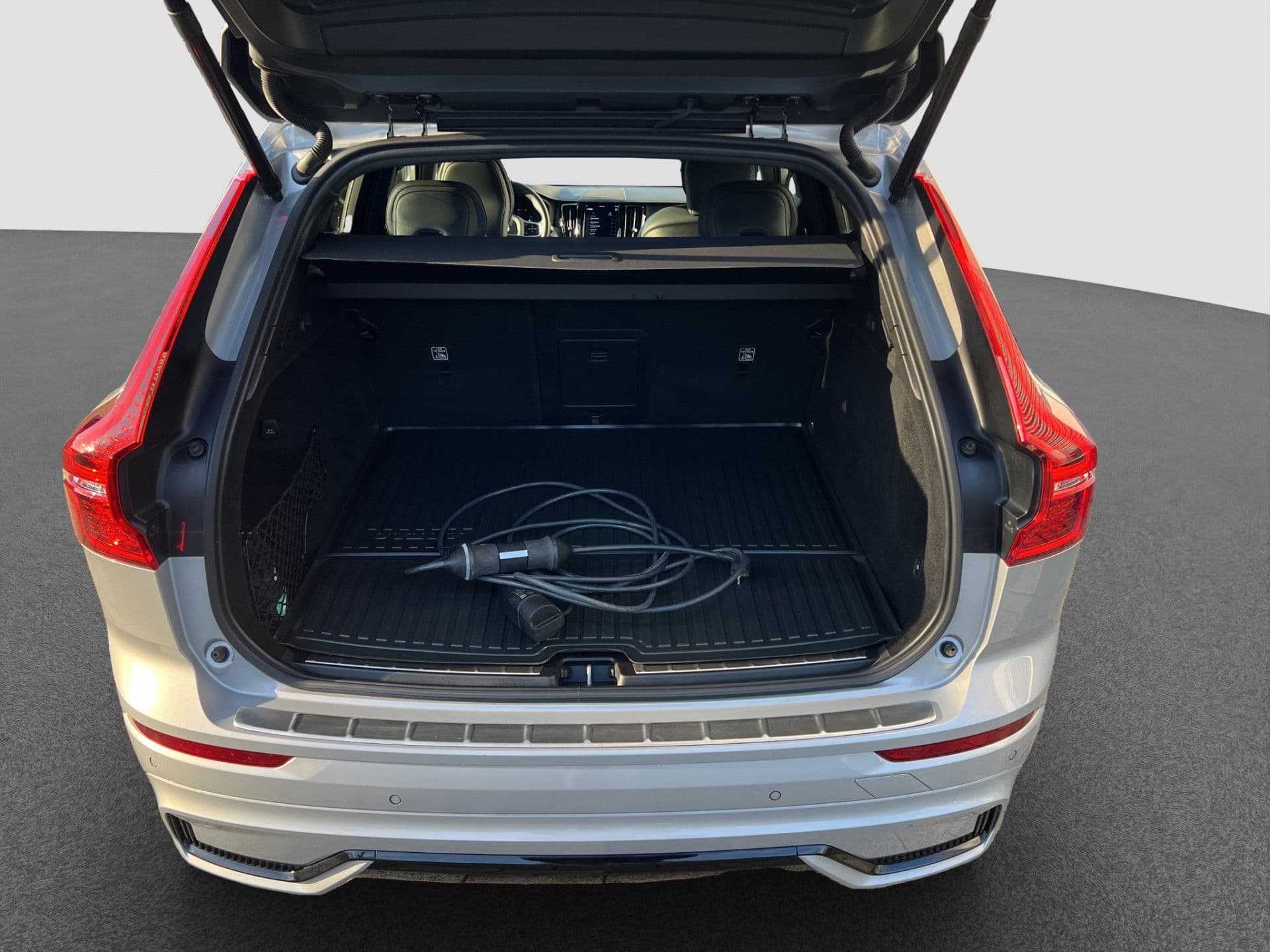 Volvo XC60 2.0 Recharge T8 AWD R-Design | Pano | Trekhaak | H&K | Adaptive | thumbnail 19