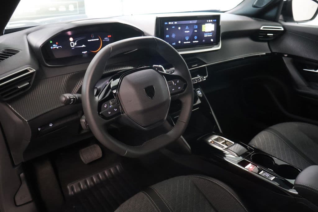 Peugeot 2008 1.2 Hybride 145 Allure | 360 Camera | Luxe thumbnail 7