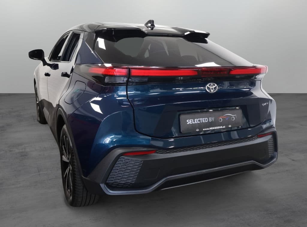 Toyota C-HR 1.8 Hybrid 140 Dynamic | Elektrische achterklep | Winter Pack thumbnail 3