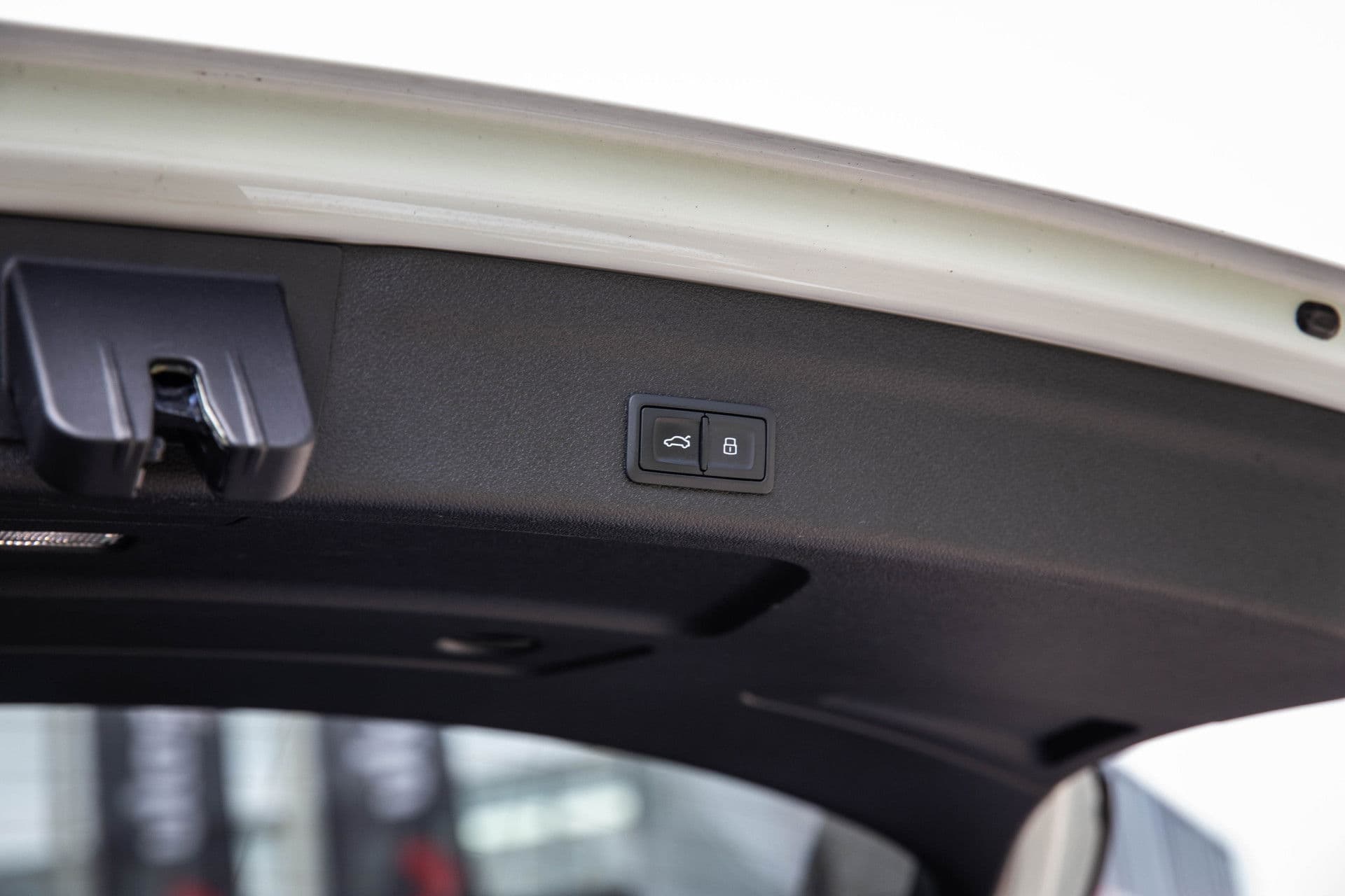 Audi RS6 Avant 4.0 TFSI Quattro , B&O Advanced, Nachtzicht, 4-wielsturing, Head-up display, Trekhaak, Laser thumbnail 42