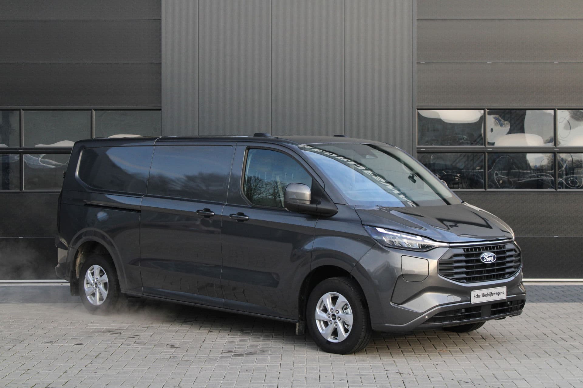 Ford Transit Custom 320 2.5 PHEV L2H1 Limited 232pk - 2x Schuifdeur - Trekhaak - Stoel/Stuurverwarming - ACC - Blindspot - Keyless - Rijklaar thumbnail 3