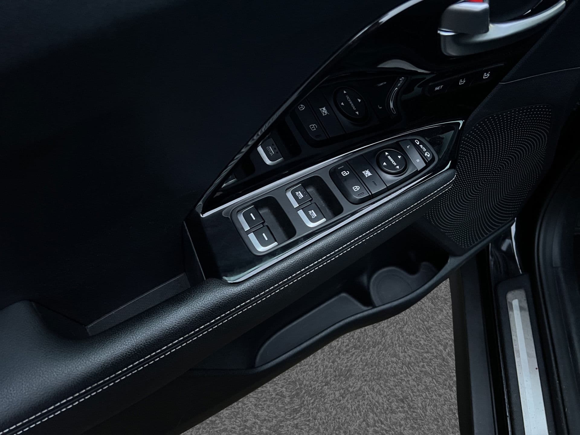 Kia E-Niro ExecutiveLine 64 kWh 100% SOH | Leder | Stoelvent | NL Auto | Adaptive | thumbnail 13