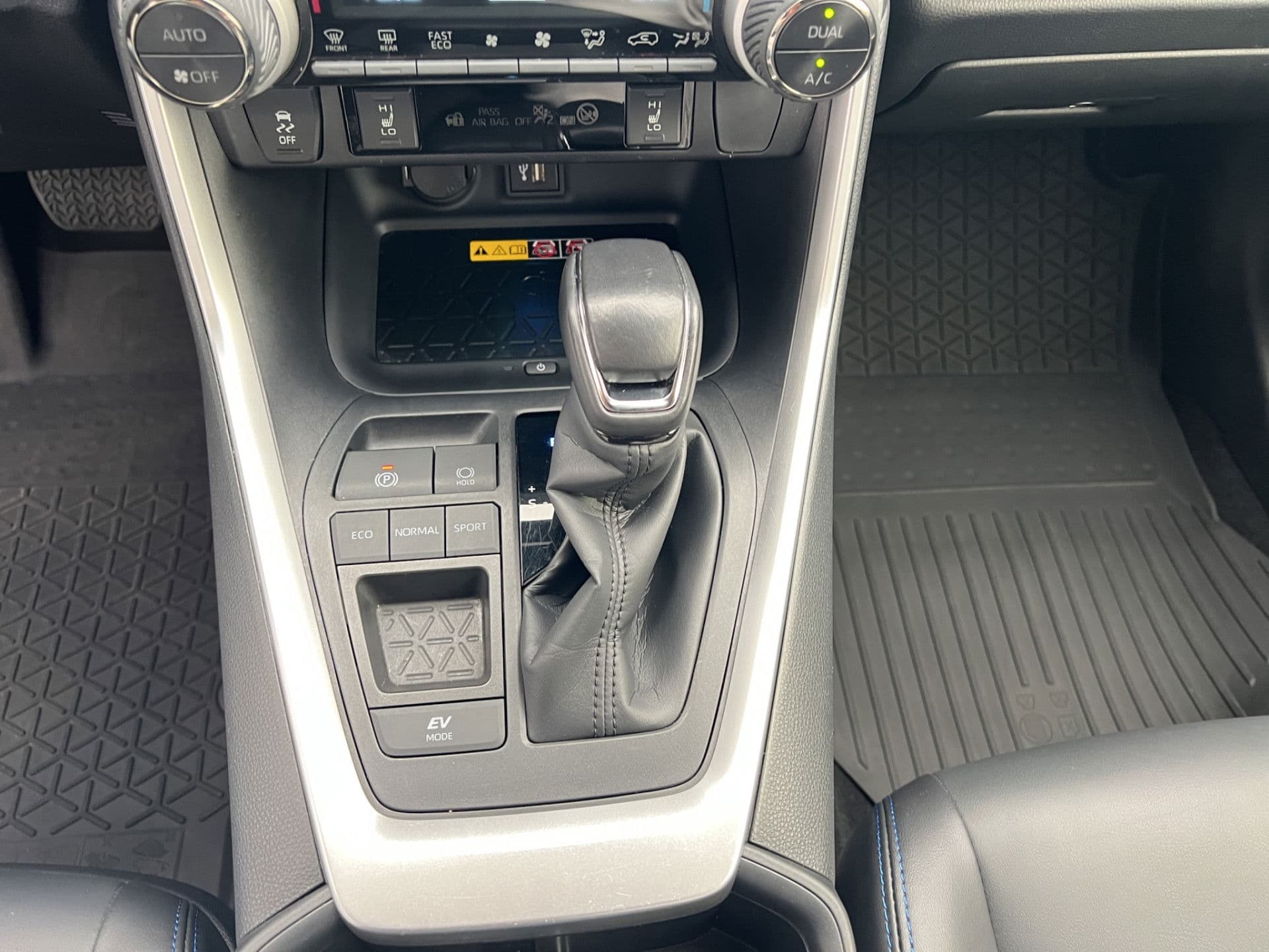 Toyota RAV4 2.5 Hybrid Style Two-tone | JBL | Stuur verw. | Carplay thumbnail 20