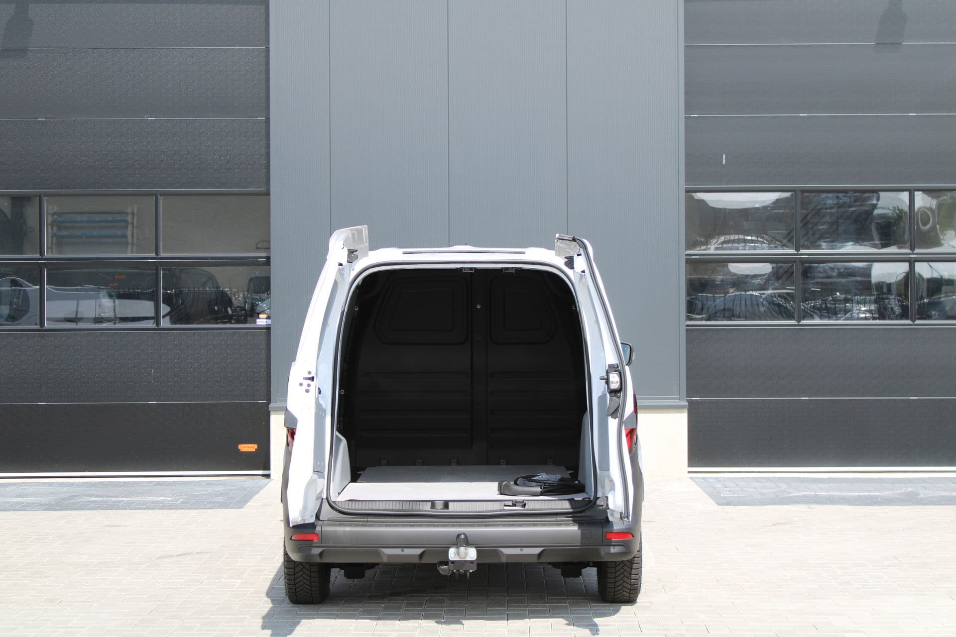 Renault Kangoo E-Tech Advance L2 44 kWh 123pk - Trekhaak - Stoelverwarming - PDC - Navi - Betimmering - LED - DAB - Cruise - Rijklaar thumbnail 4