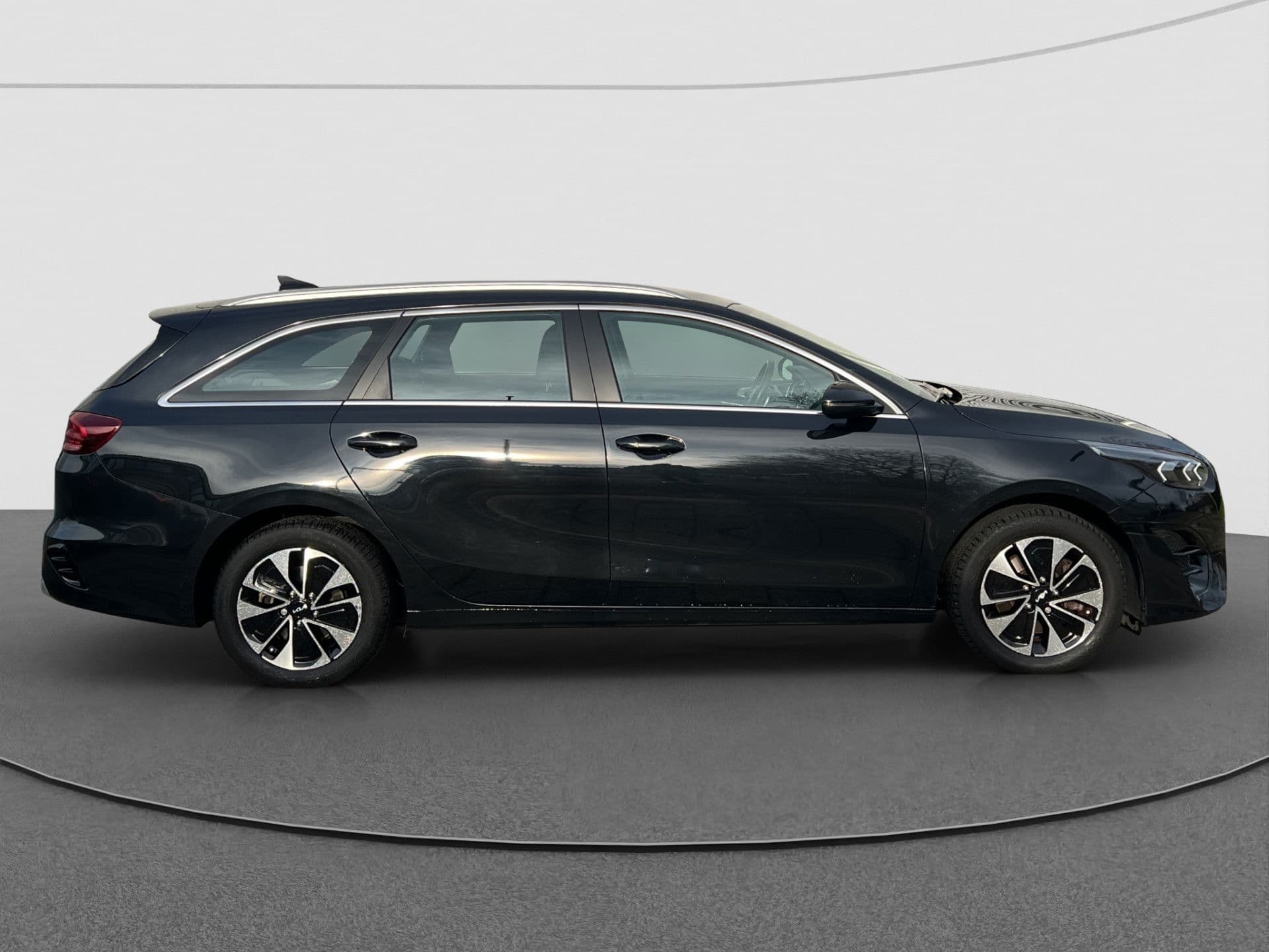 Kia Ceed Sportswagon 1.6 GDI PHEV DynamicPlusLine | Dodehoek det. | Facelift | Adaptive thumbnail 10