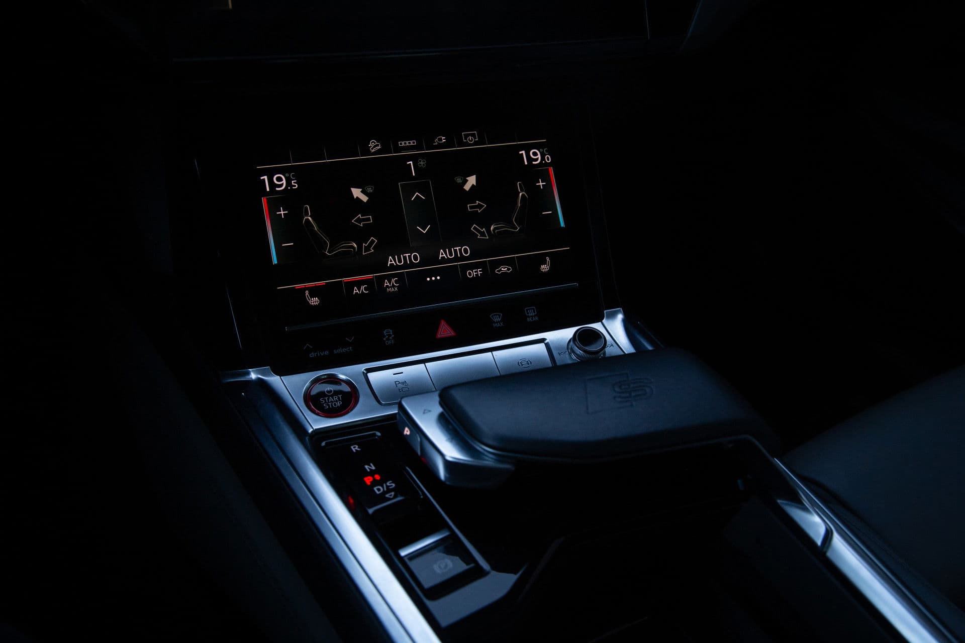 Audi E-tron S quattro 95 kWh , Trekhaak, Panoramadak, Adaptive cruise, 360-graden camera, thumbnail 31