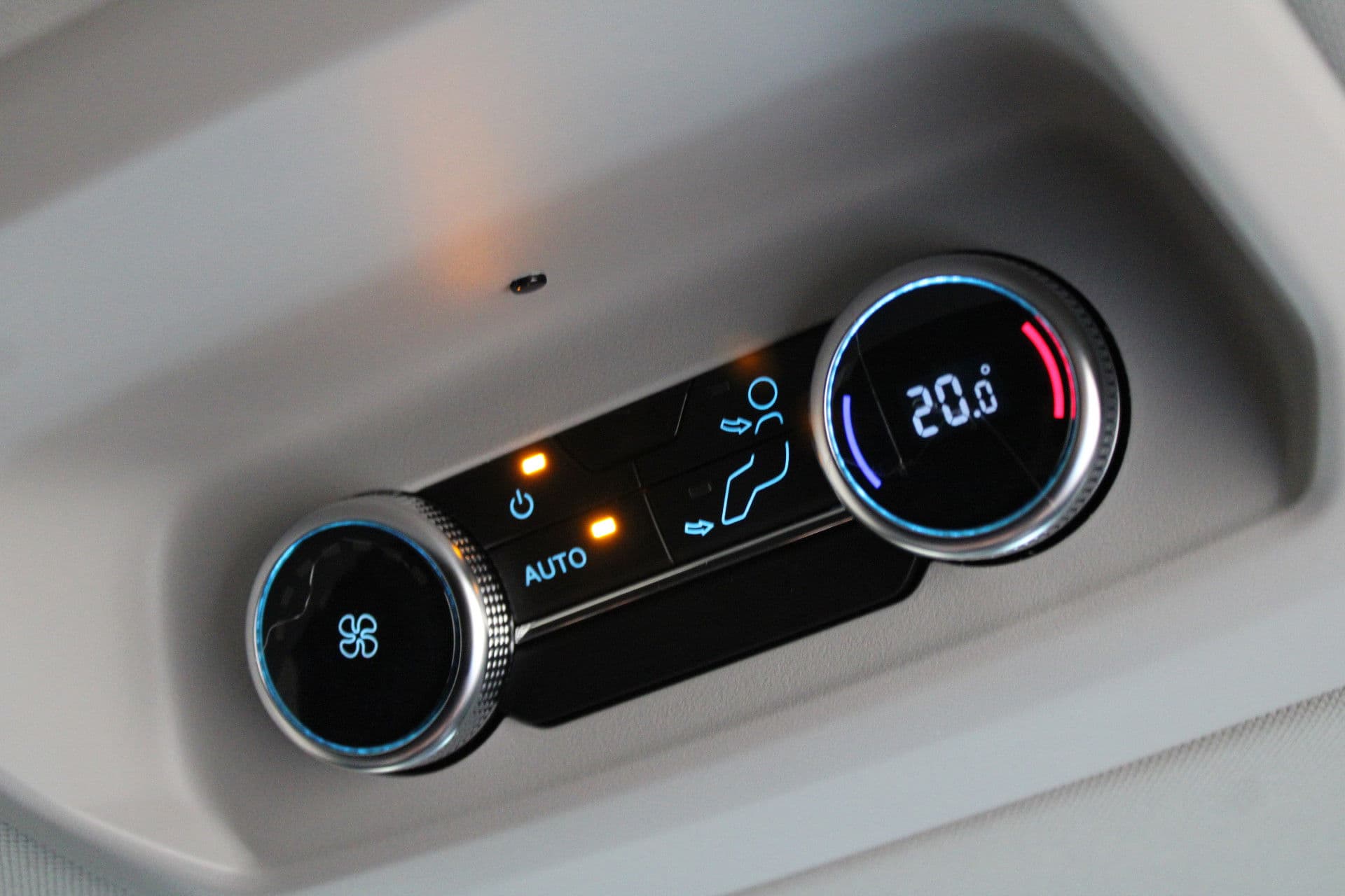 Ford Tourneo Custom 340 2.5 PHEV L2H1 Titanium X 232pk - 2x Schuif - ACC - 360 camera - Leder - Prijs excl. BTW - Rijklaar thumbnail 46