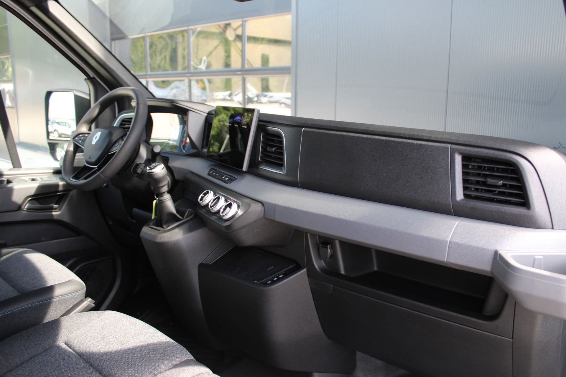 Renault Master T35 2.0 dCi 170pk L2H2 Extra - 2x Schuifdeur - Navigatie - Blind Spot - Camera - Stoelverwarming - Verwarmde voorruit - Rijklaar thumbnail 43