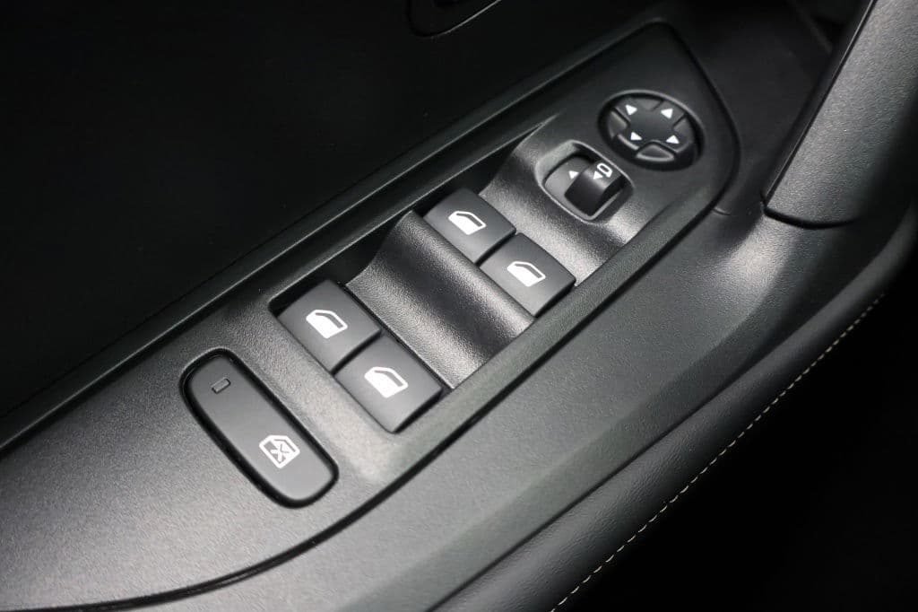 Peugeot 2008 1.2 Hybride 145 Allure | 360 Camera | Luxe thumbnail 24