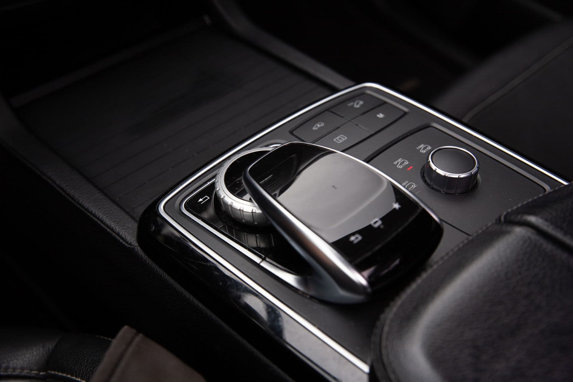 Mercedes-Benz GLE 500 e 4MATIC , Panoramadak, Luchtvering, AMG-Line thumbnail 18