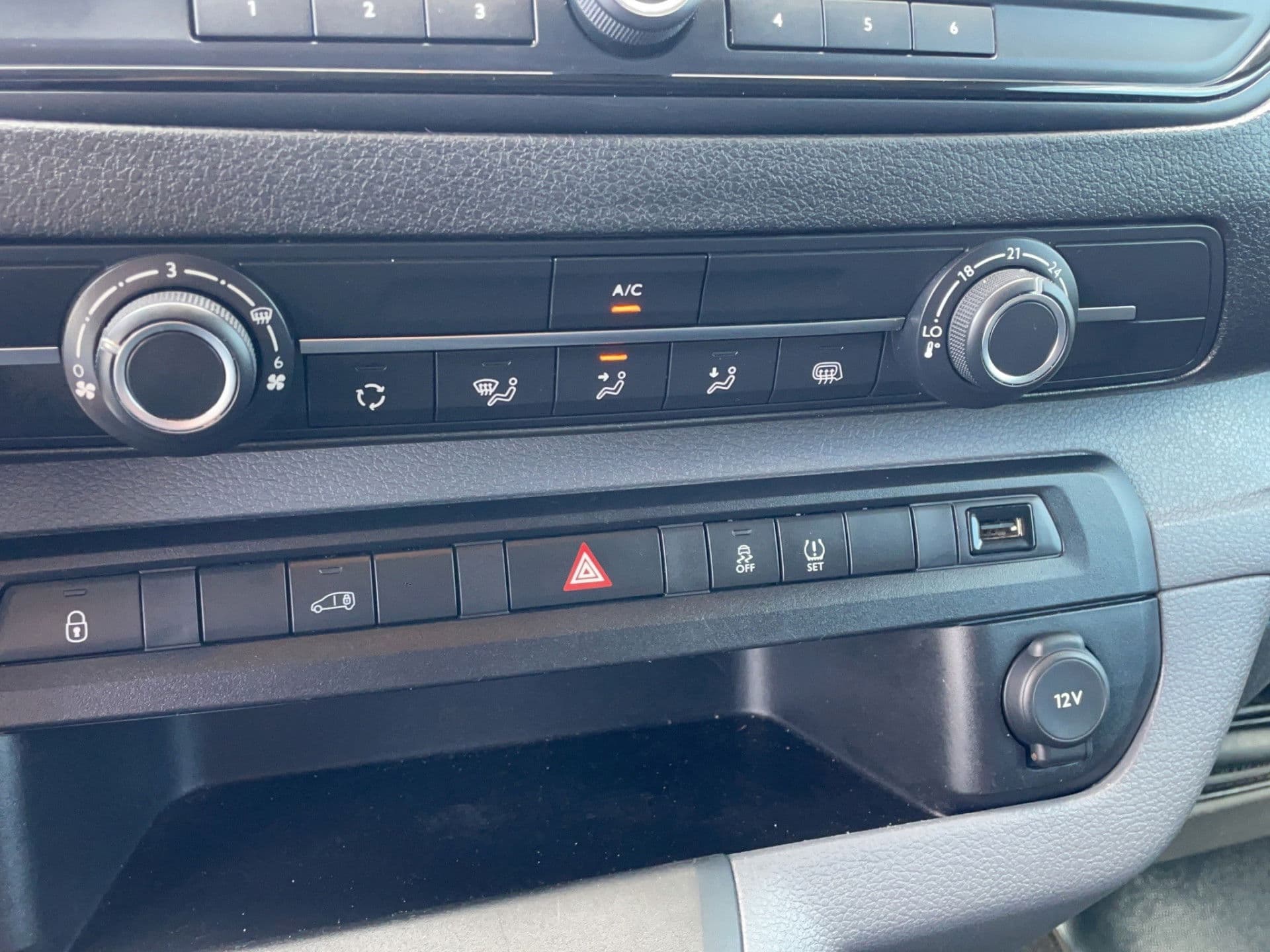 Toyota ProAce Worker Long 1.6 D-4D Euro 6 Cool Comfort | Airco | Cruise | L3 thumbnail 12