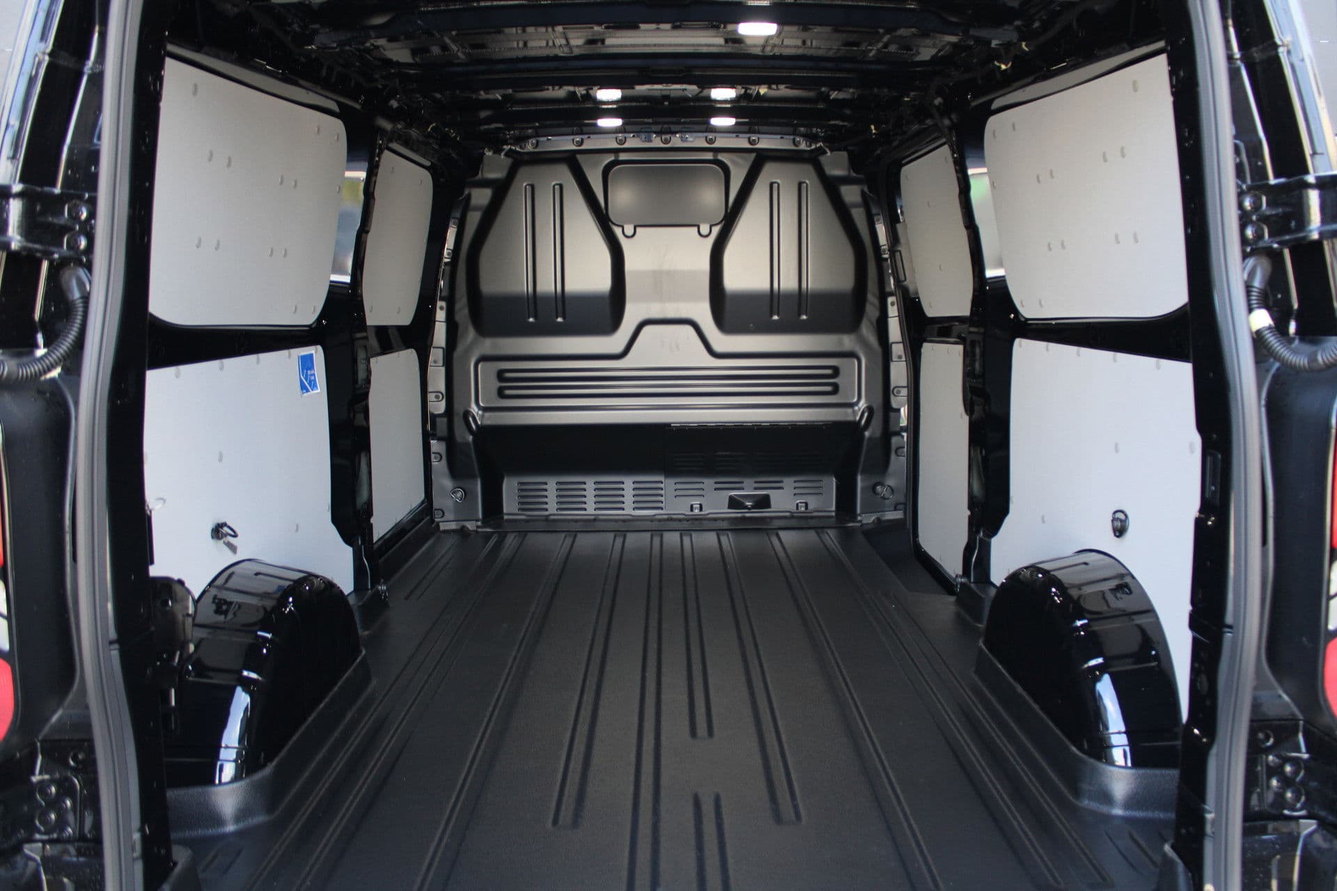 Ford Transit Custom 320 2.0 TDCI L2H1 Limited 150pk - Adaptive Cruise - Verwarmd stuur - Blind spot - Navigatie - Camera - Draadloos laden - Rijklaar thumbnail 9