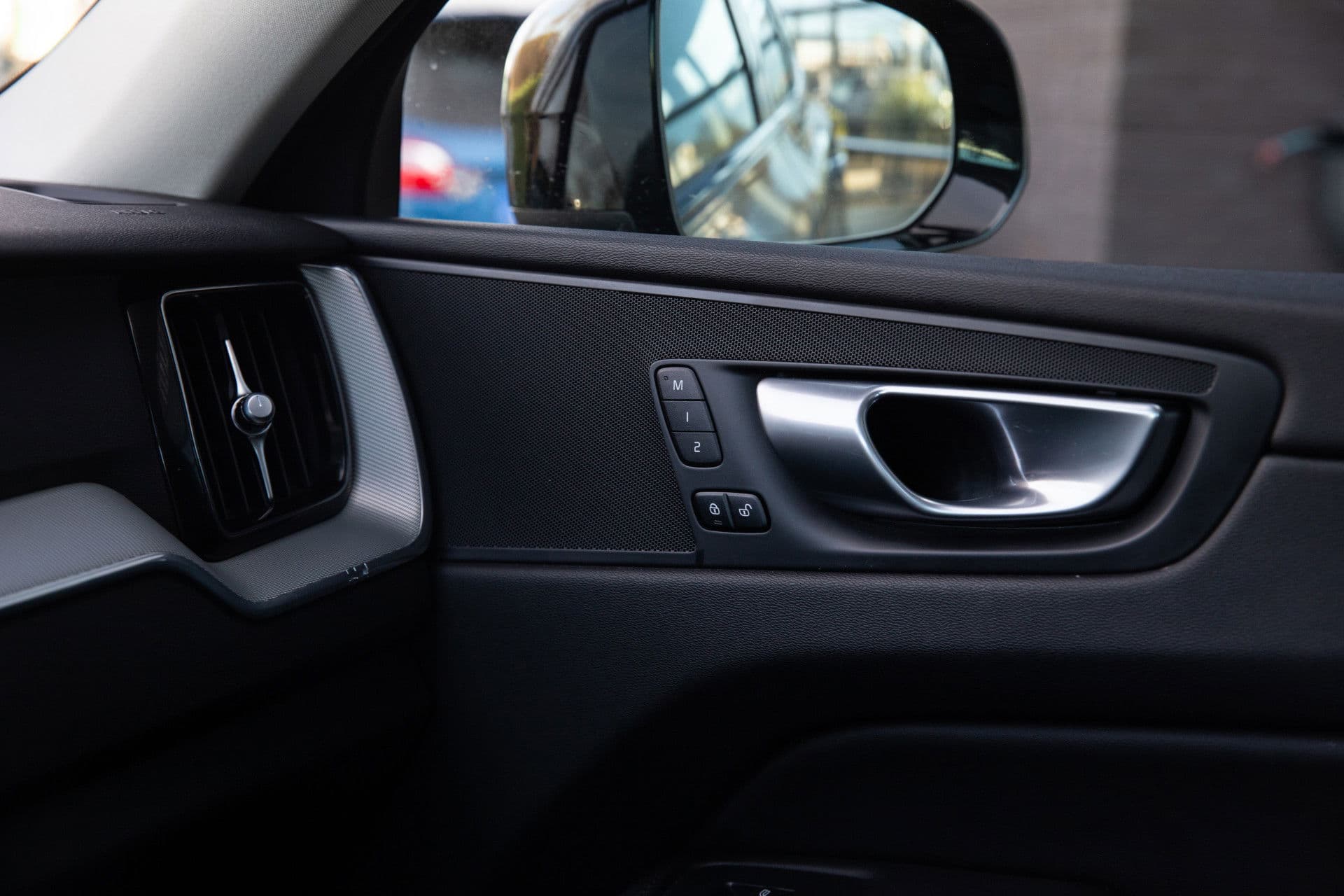 Volvo XC60 2.0 T6 Plug-in hybrid AWD Plus Dark , Panoramadak, Keyless entry, Carplay, thumbnail 25