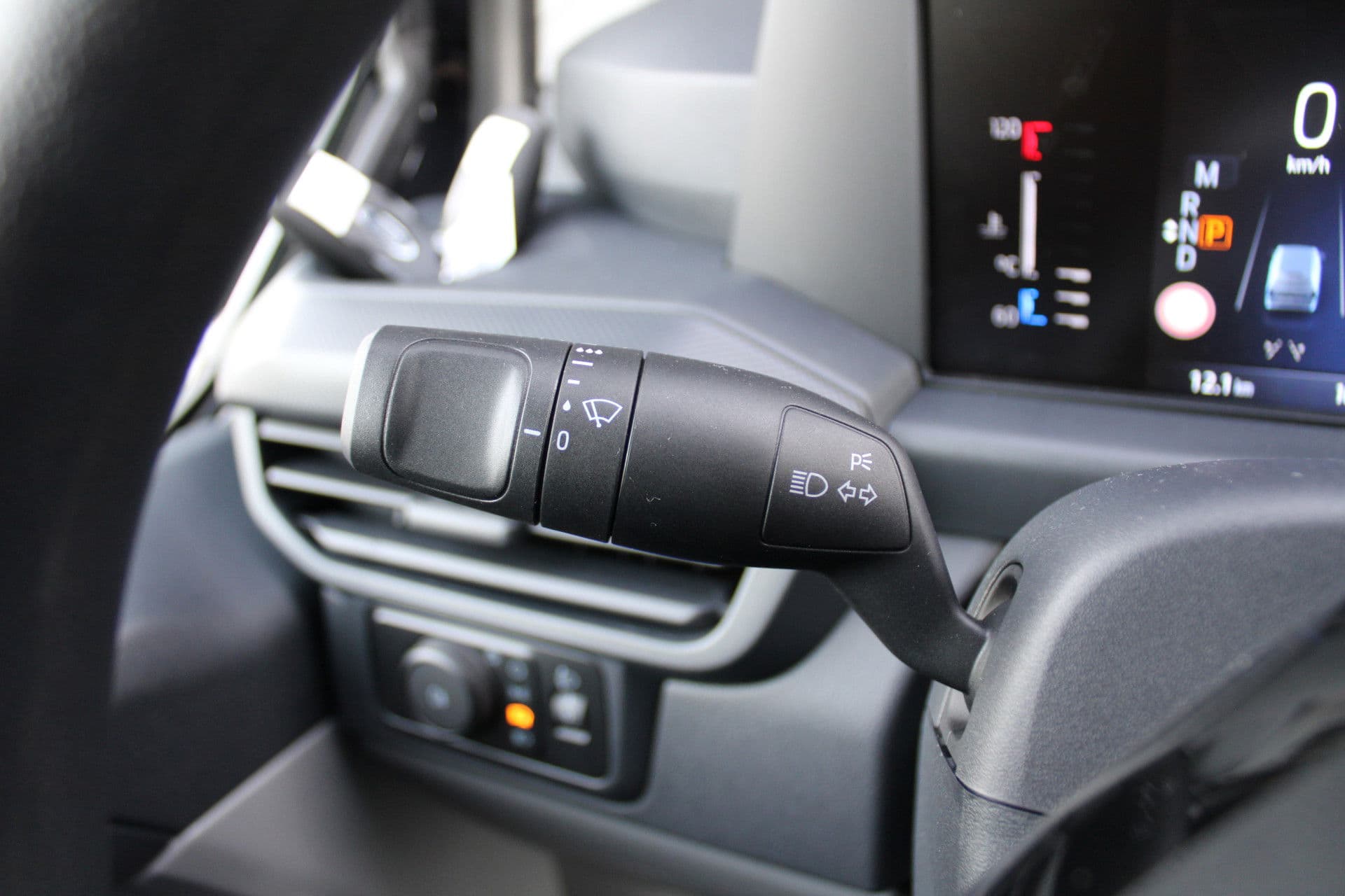 Ford Transit Custom 320 2.0 TDCI L2H1 Trend 170pk - Achterklep - Carplay - Android - LED koplampen - Stoelverwarming - 70l tank - Rijklaar thumbnail 20