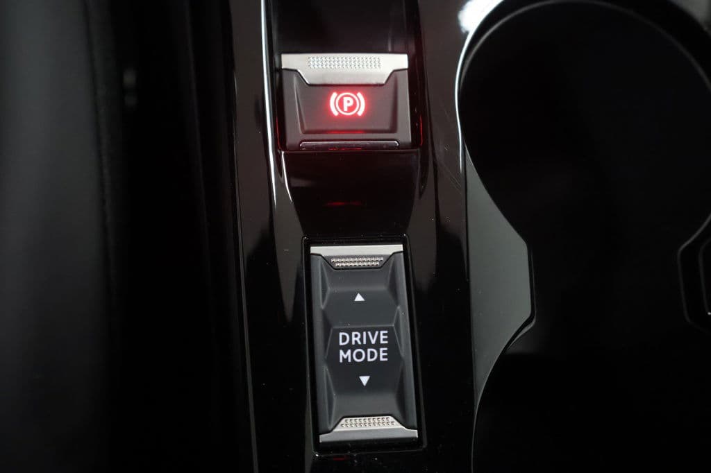 Peugeot 2008 1.2 Hybride 145 Allure | 360 Camera | Luxe thumbnail 19