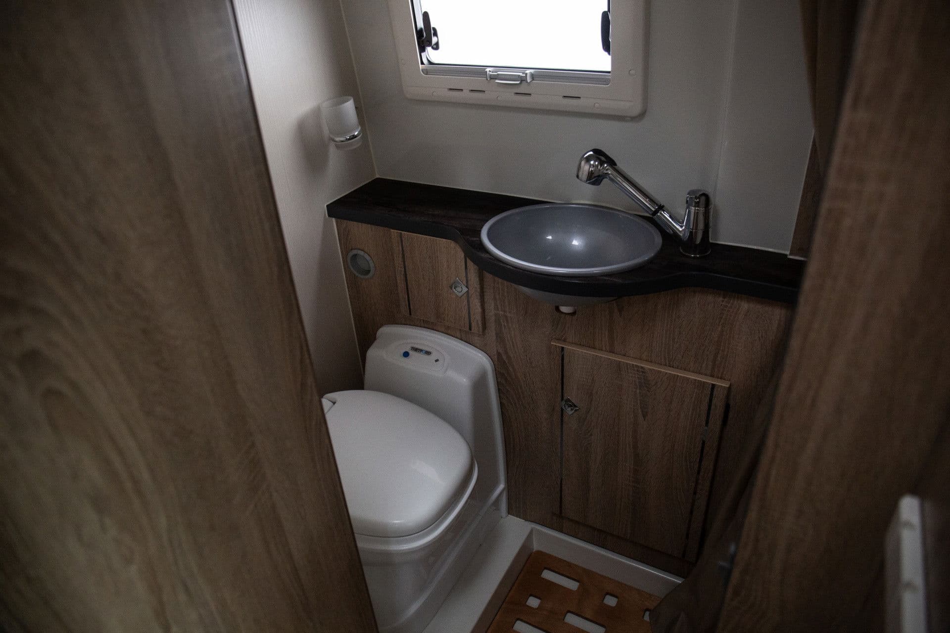 Karmann-Mobil DEXTER DEXTER , Cruise control, Goed onderhouden, Tv-scherm, Fietsendrager, Gasfornuis, Toilet, thumbnail 16