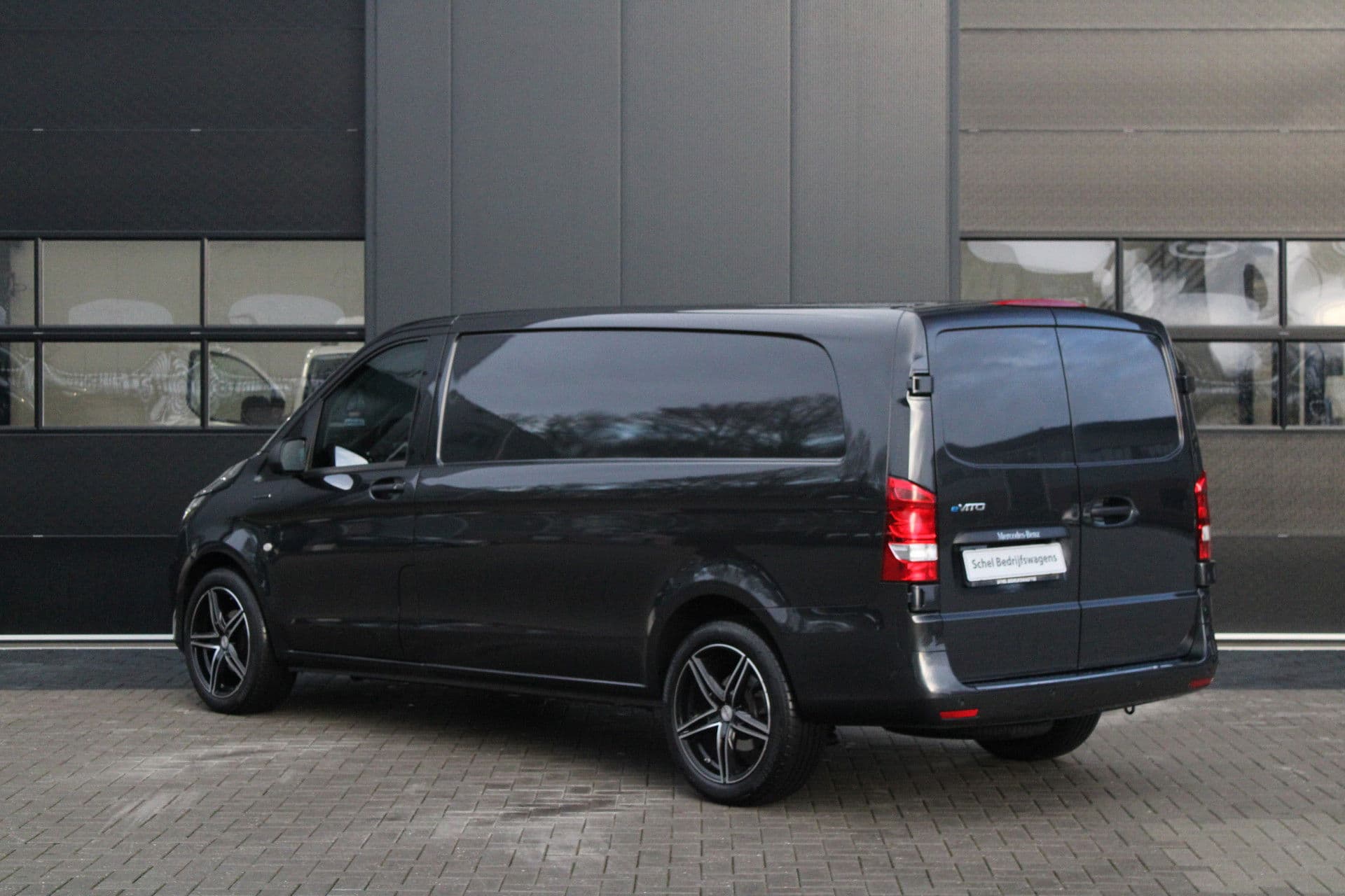 Mercedes-Benz EVito Extra Lang 66 kWh 116pk - Leder - Camera - LED - Carplay/Android - PDC - Stoelverwarming - Snelladen - Rijklaar thumbnail 8