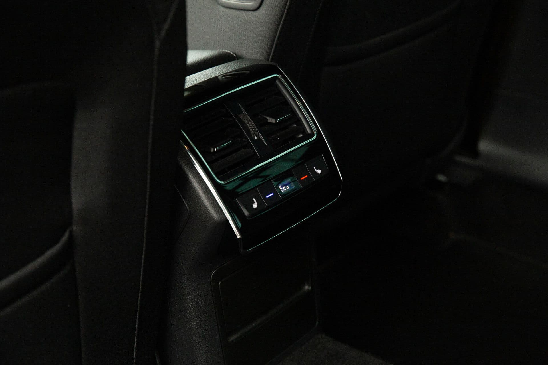 Škoda Superb Combi 1.4 TSI iV Business , Memory, Canton, Carplay, Camera thumbnail 25