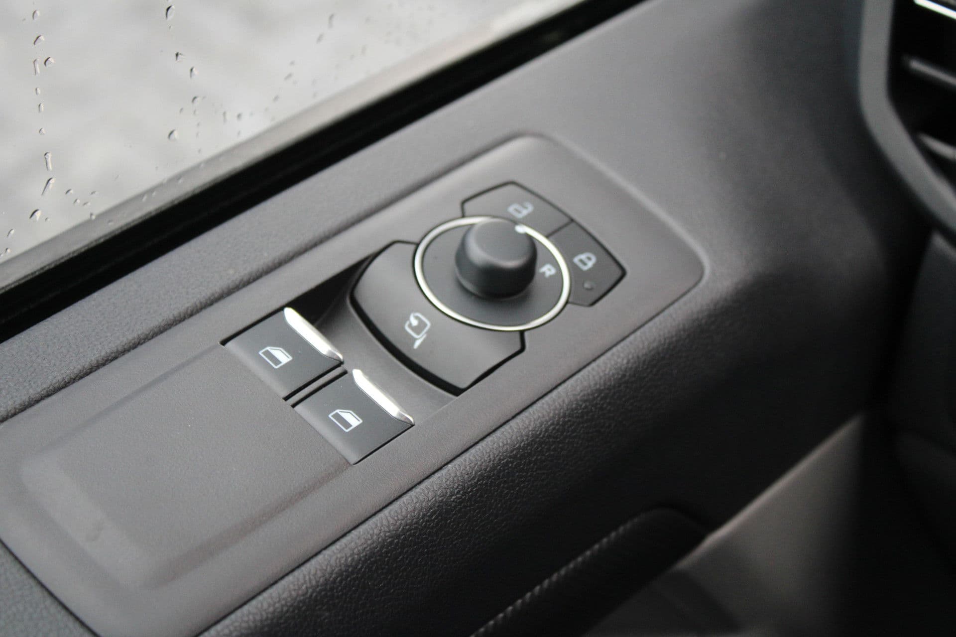 Ford E-Transit Custom 340 L2H1 Limited 65 kWh 218pk - DIRECT LEVERBAAR - 2x Schuif - LED - 360 Camera - B&O - ACC - Navi - Stoel/Stuurverwarming - Rijklaar thumbnail 20