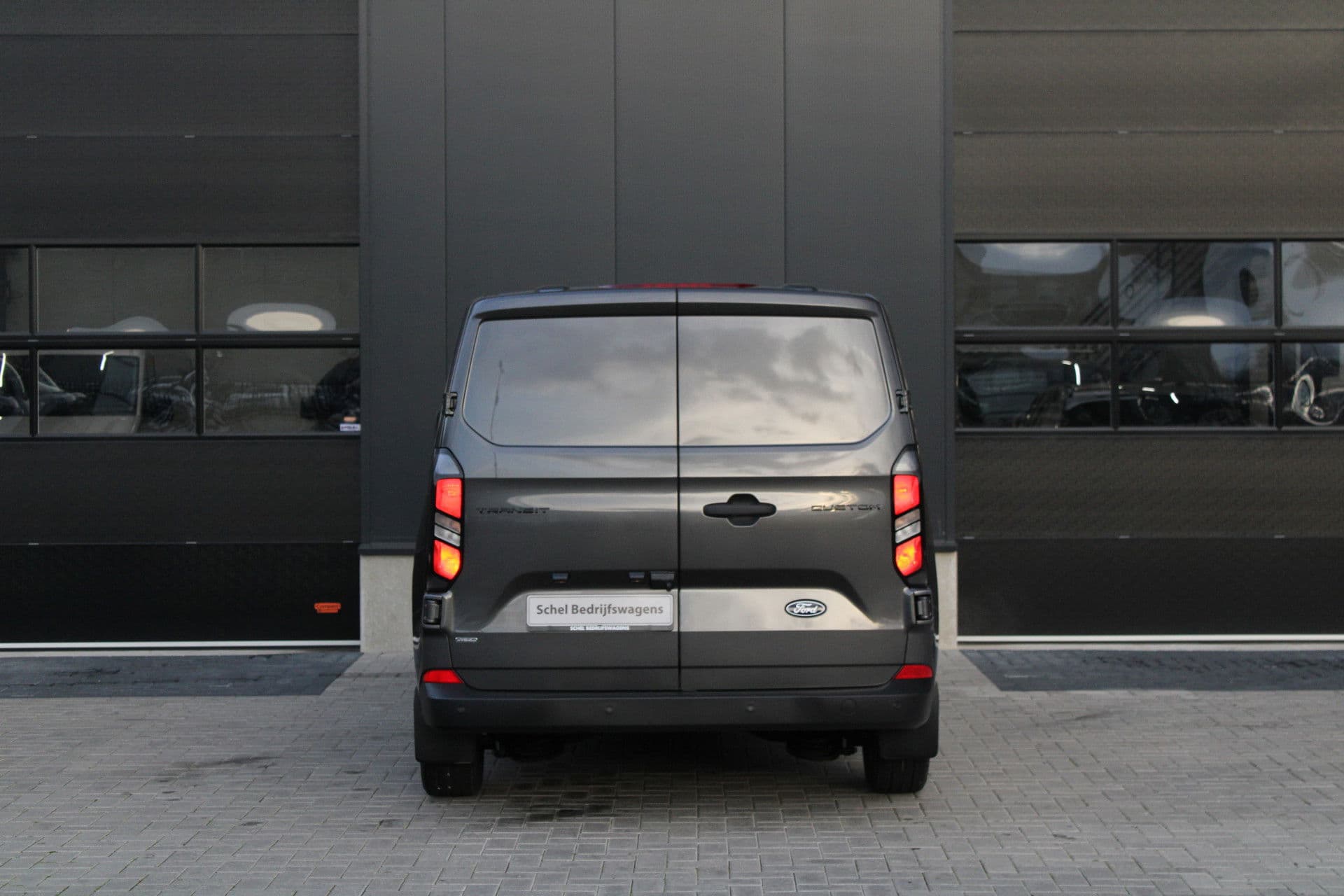 Ford Transit Custom 320 2.5 PHEV L2H1 Trend 232pk - 5 jaar GARANTIE - 2x Schuifdeur - Adaptive Cruise - Blind Spot - Navigatie - Camera - Verwarmd Stuur - Rijklaar thumbnail 7