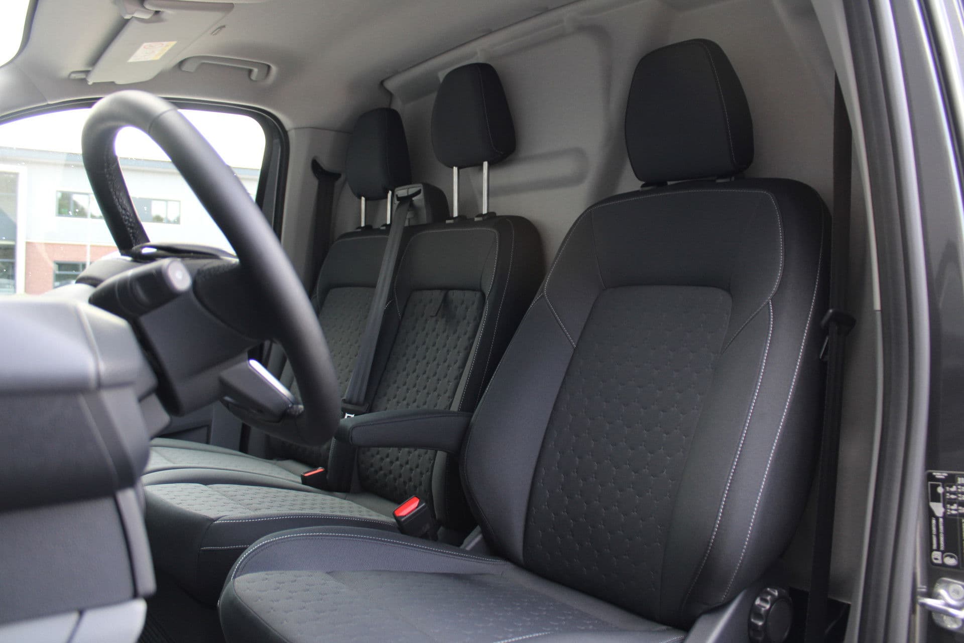 Ford Transit Custom 320 2.0 TDCI L2H1 Limited 150pk - Adaptive Cruise - Verwarmd stuur - Blind spot - Navigatie - Camera - Draadloos laden - Rijklaar thumbnail 21