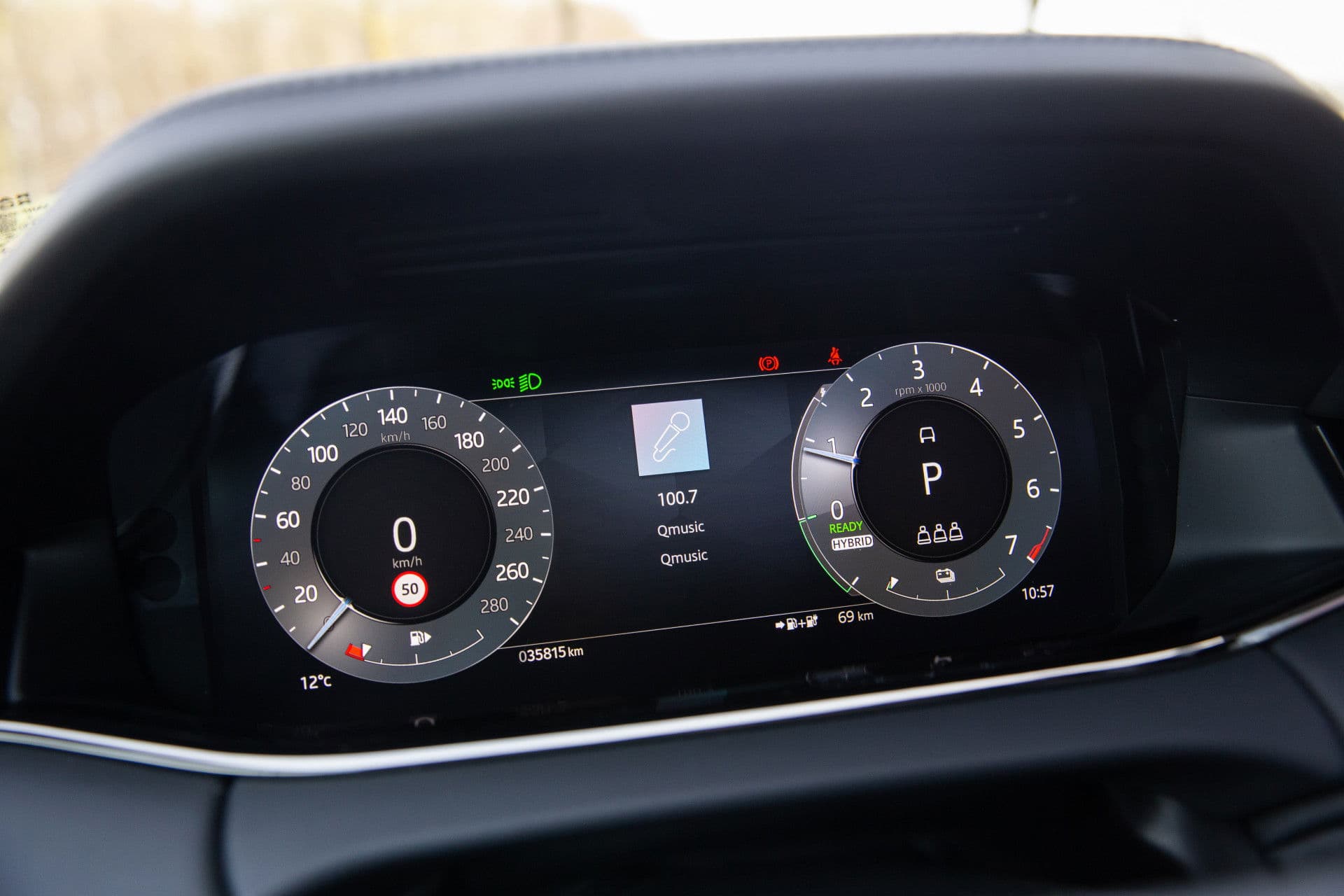 Land Rover Range Rover Evoque 1.5 P300e AWD R-Dynamic HSE Autobiography , Panoramadak, Meridian, Stoelventilatie, Head-up Display thumbnail 11