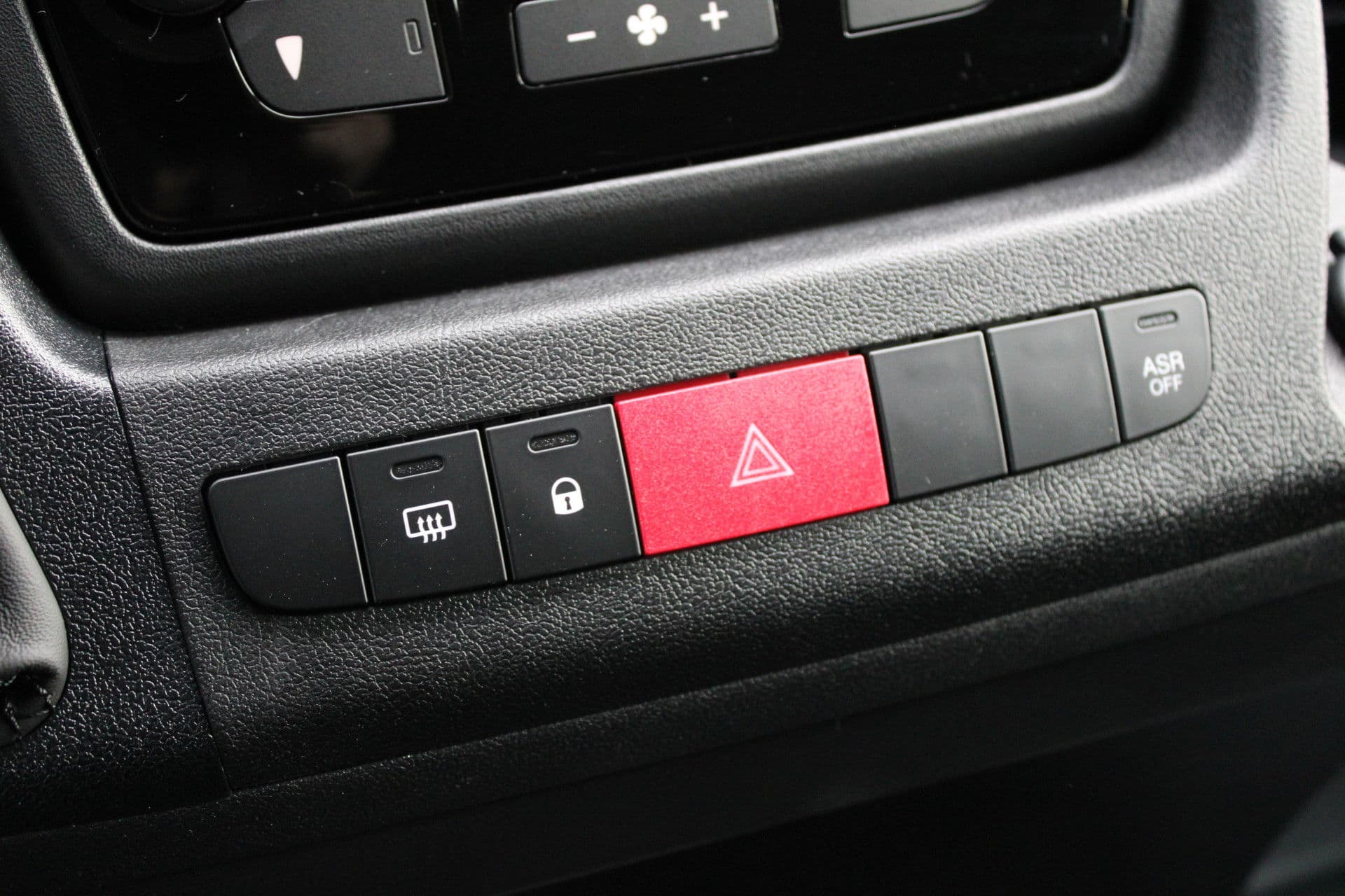 Opel Movano 33 2.2 CDTI 140pk L2H2 - Airco - Camera - Cruise - Blind Spot - 270 deuren - Rijklaar thumbnail 31