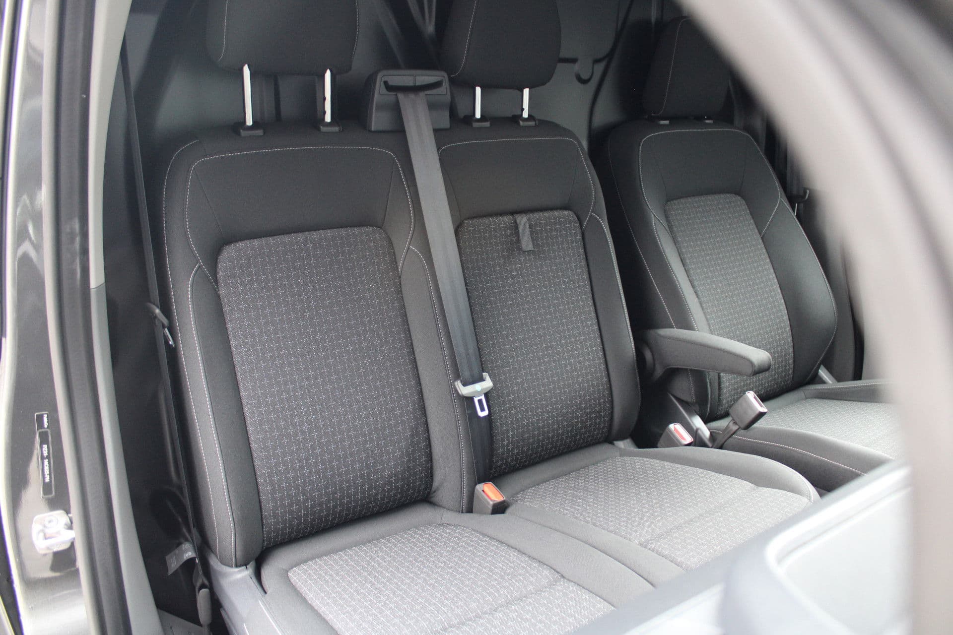 Ford Transit Custom 320 2.0 TDCI L2H1 Trend 136pk - Carplay - Android - LED koplampen - Stoelverwarming - 70l tank - Rijklaar thumbnail 32